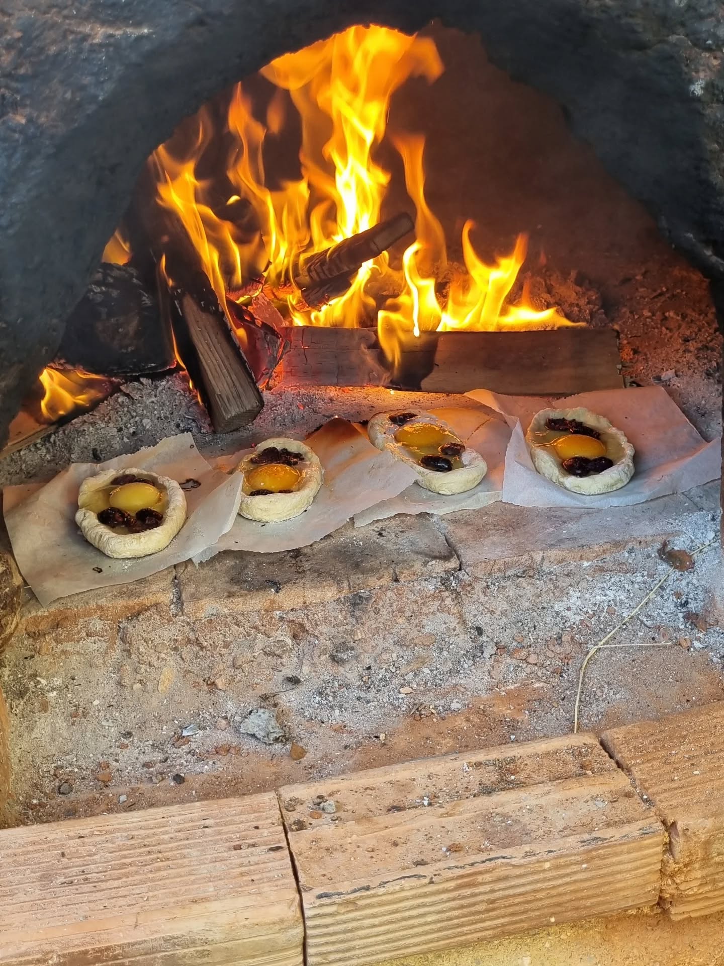 Uri's furno delights