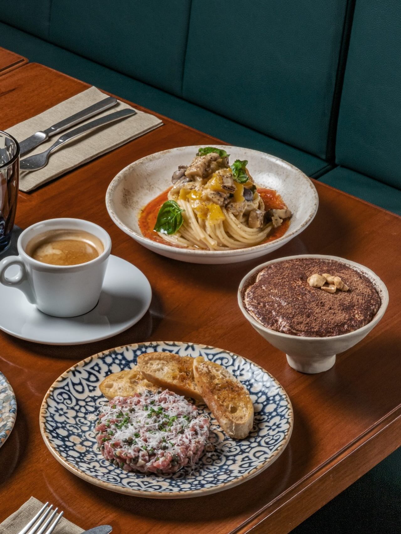 Lunch time alert! 🔥
Kickstart your afternoon with satisfying value-for-money 2-course set lunch starting from $28++.
Different locations - different offers; pick your preferred one:
#CraigRoad 3-course, from $38++
#Katong 2-course, from $28++
Griglia Open Fire Italian Kitchen
(Singapore Tatler Best 2025 Recommended Restaurant)
Katong | 139 East Coast Road, 01-01
Tanjong Pagar | 37 Craig Road, 01-01
#italianrestaurant #openfiregrill #GrigliaOpenFireItalianRestaurant #FoodConceptsGroup #lunchset #lunchdeal #craigroad #eastcoastroad #lunchbreak #lunchdate