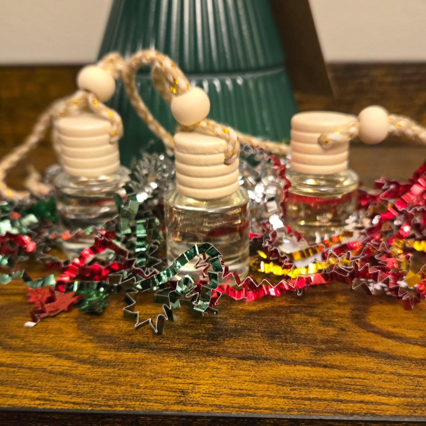 Holiday sets are now available!!!
There is 3 sets to choose from!
Set 1 :
Cozy Cashmere : The heart reveals a creamy blend of vanilla and almond, while the base settles into a comforting finish of white musk and earthy undertones
Mahogany Cherry :juicy dark cherry top notes that create a bold and seductive first impression. The heart reveals a blend of warm, woody tones that add depth and elegance to the composition.
Sage Lemongrass : pretty straight forward
Set 2: Cinnamon Fir : Cinnamon Bark and Frasier Fir
Cranberry Apple :Everything cozy and merry - crisp notes of juicy apples, peaches, oranges, cranberries blended with festive cinnamon. Warm black currant, cassis, clove, and vanilla add a sweet and spicy touch to the woody finish.
Guest towels : Smells like your favorite leading laundry detergent with warm cottons and greenery
Set 3 Christmas Tree : Pure Blue Spruce smell like a freshly cut Christmas tree
Fresh Snow : The ozone notes are reminiscent of clean cotton, highlighted by heliotrope, frozen spring water, wintery juniper berry, vetiver and sandalwood.
Peppermint Twist : Icy peppermint and crisp eucalyptus are a refreshing start that's balanced with cozy base notes of vanilla and sandalwood.
Still my deal of 20$ for 3
https://www.dunnhomemade.com/product-page/holiday-car-sets