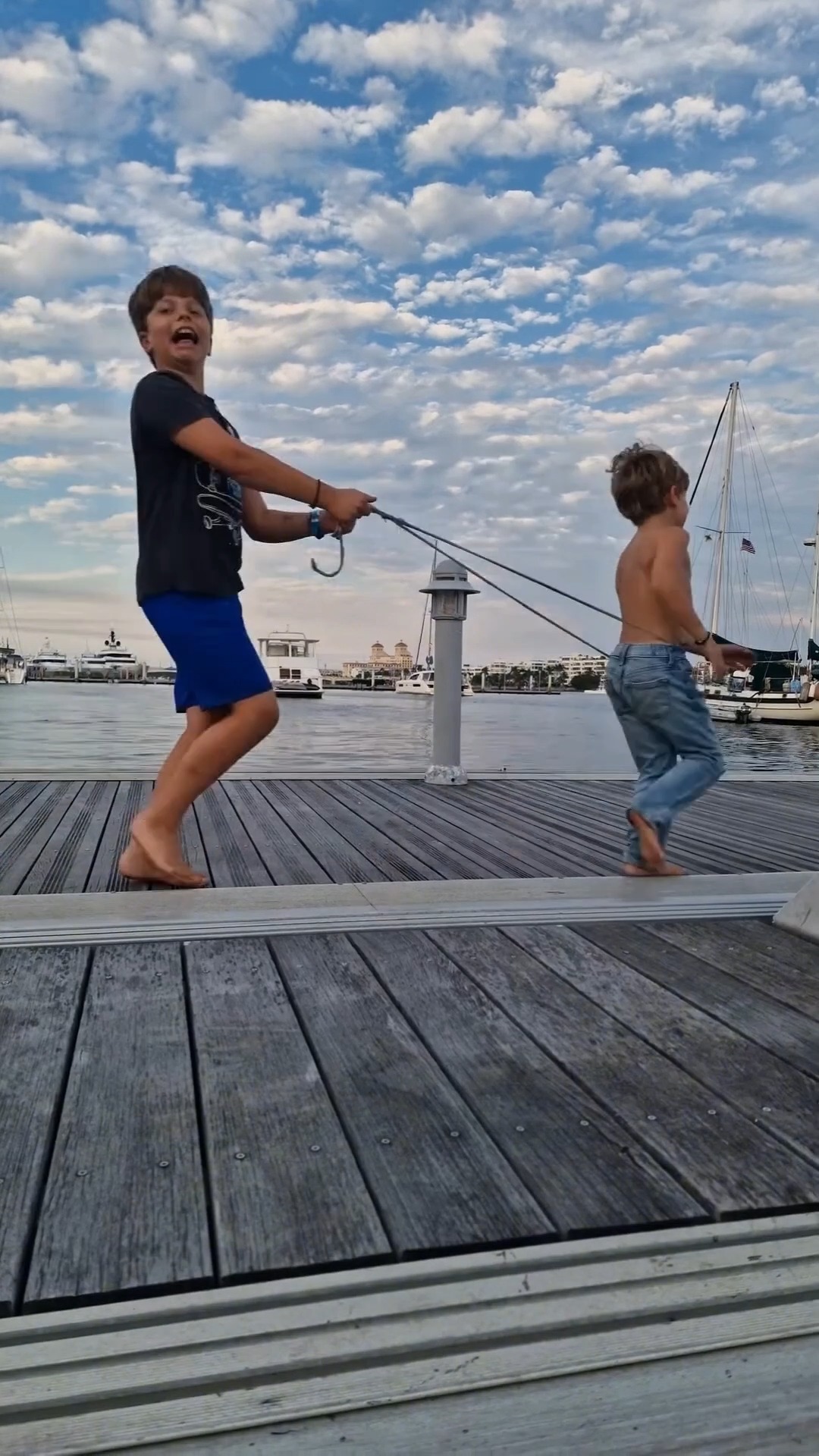 Not a dull moment 😂
West Palm Beach, Nov 2024
.
#BoatKids #SailingFamily #FollowThe5un #BoatLife #FamilyAdventures #TravelWithKids #NomadicFamily #NeverBoringr #OurJourney #Brothers