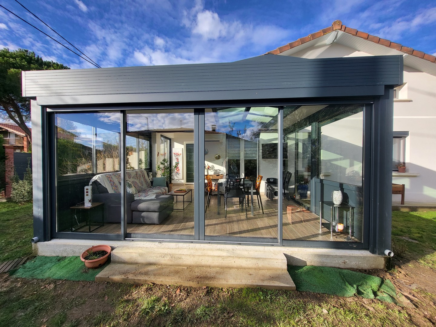 Ne déménagez pas ! Gardez vos habitudes et agrandissez votre maison rapidement et efficacement sans les contraintes financières, administratives et de temps qu'on subit avec les chantiers immobiliers traditionnels ! 😎
Le marché de l'immobilier évolue avec des techniques améliorées de construction et d'agrandissement ! 👌
pergolaetcarport.fr
verandaetverrieredefrance.fr