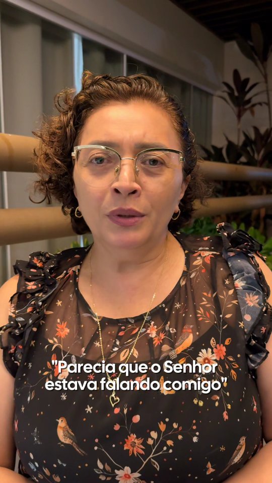 Quando atender uma chamada muda sua vida!
Foi isso que aconteceu a partir de uma ligação feita por nossos adolescentes.
O compartilhar de Angélica mostra que todos nós podemos ser um canal na obra do Senhor na vida de todos. Assim como mostrar que atender essa chamada também é importante.
Marque aqui alguém que precisa também ouvir esse testemunho. 🔥