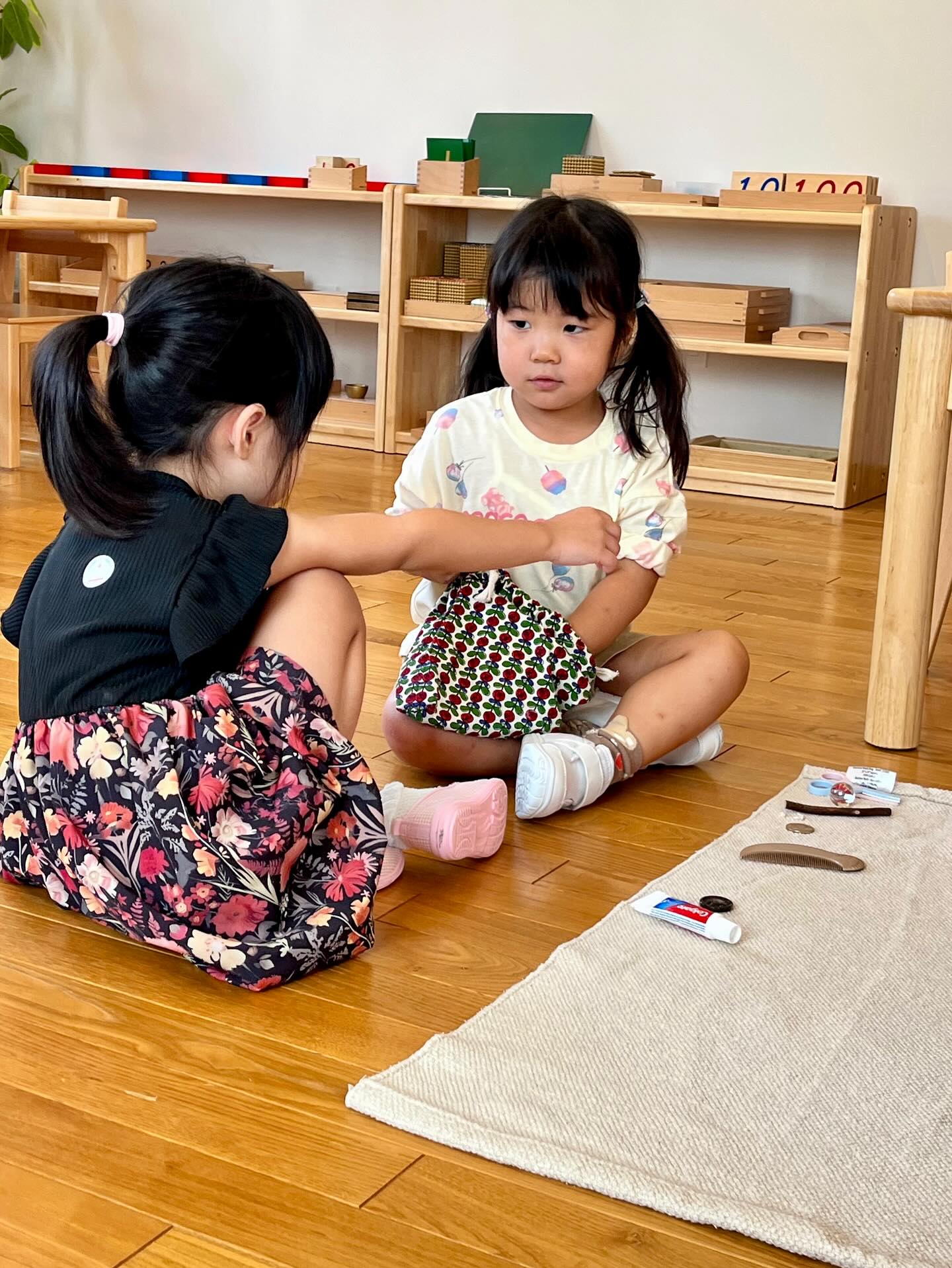 Cooperation over competition - that’s the Montessori way 💛 Every group work and shared task builds respect, patience, and belonging.