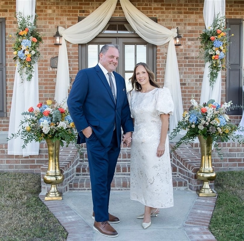 Front porch ceremony with beautiful weather this past weekend! Congratulations to the couple! πΈ: Peterson Photography π§‘ππ we loved these colors!! @petersenburnham