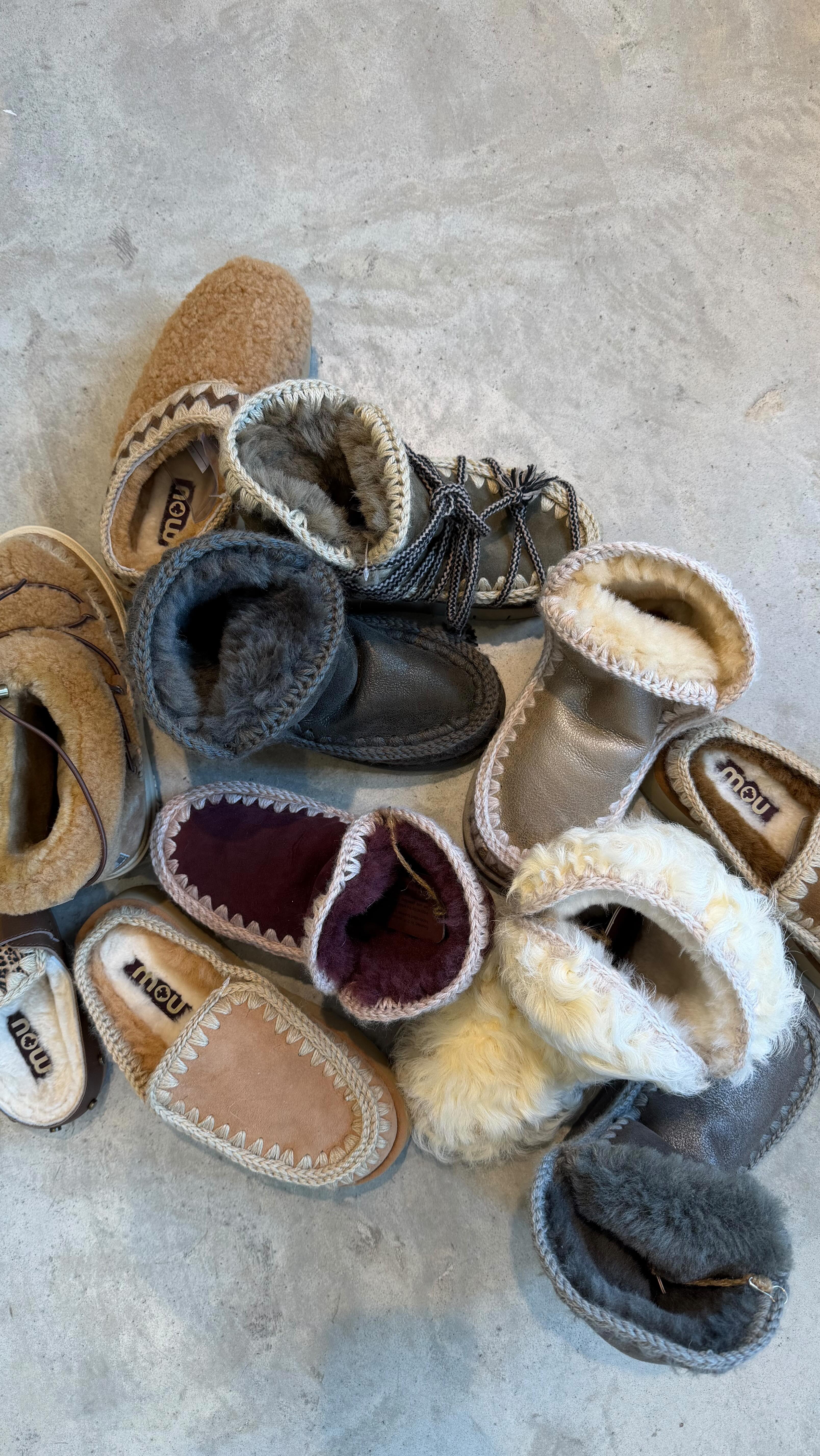 Winter just got a whole lot warmer ❄️✨
Step into the cold in soft, snuggly MOU boots, your new best friend for chilly days!
@moufootwear
#mou #looks