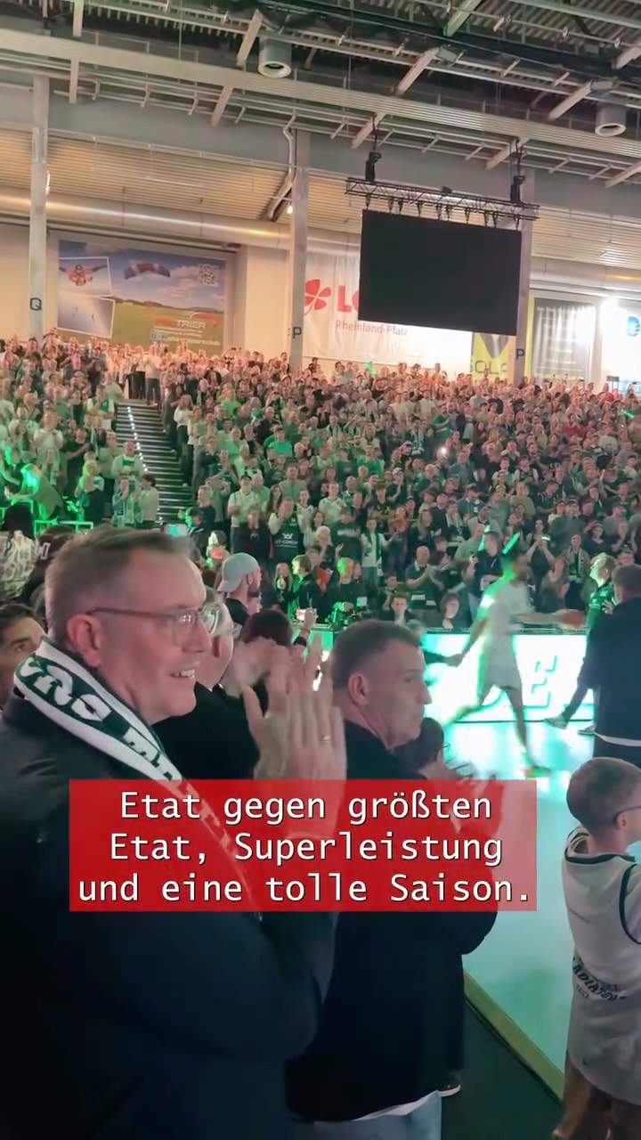 📚Buchtipps, 🎭Theater, Spitzensport 🏀… das durfte ich mit Alexander Schweitzer bei unserer Tour durch Trier dank vieler Menschen erleben.
Stark für Trier. Stark im Land.
#bookstagramgermanyِ #basketball #gladiatorstrier #theatertrier #trier #alexanderschweitzer #sventeuber