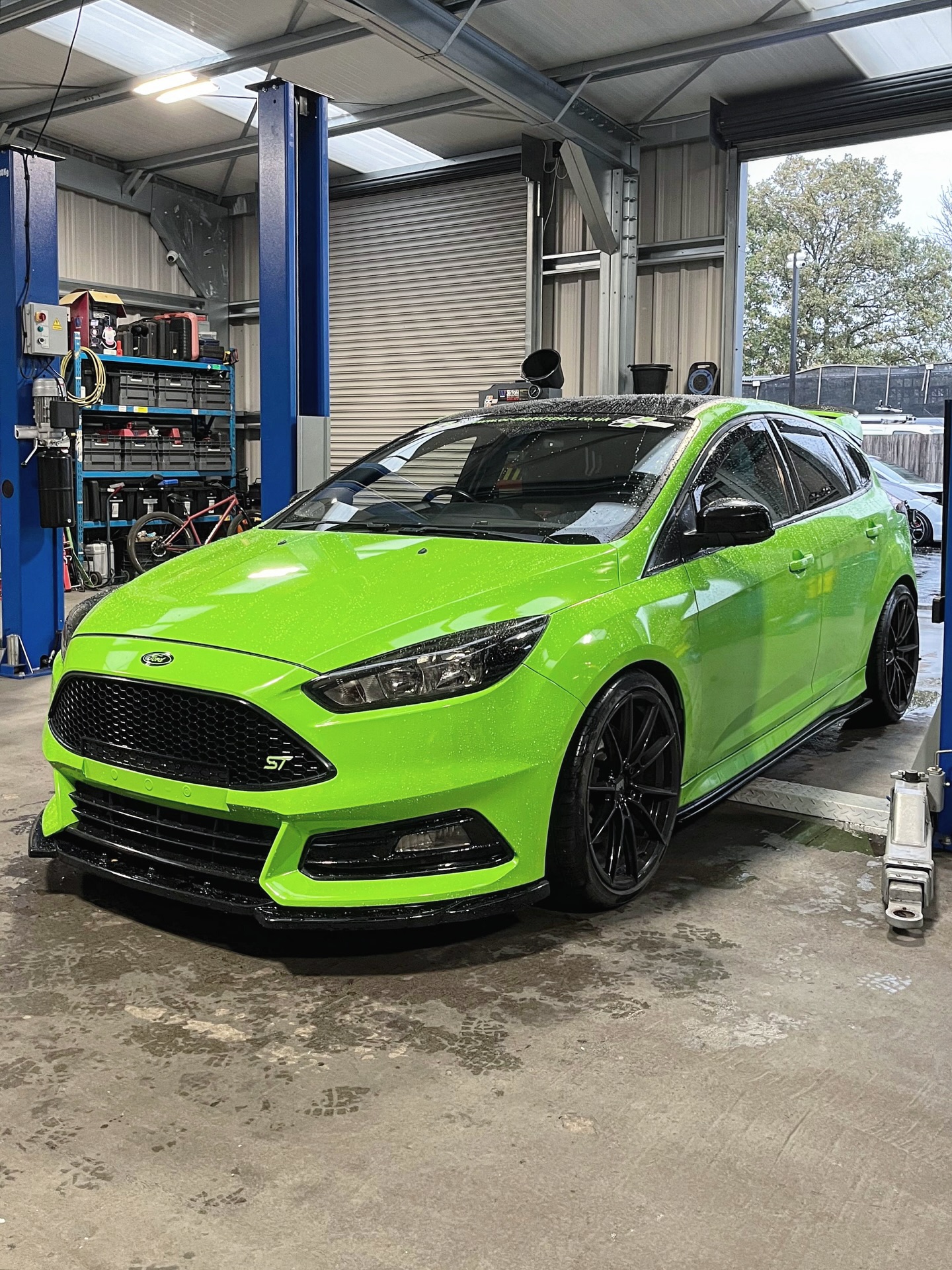 You might recognise the car, but @mk3chaz ST250 is rocking a brand new look! 🟢
We were happy to have him at OC Motorsport for an interim service using all Genuine Ford parts.
Stay tuned, because there’s a LOT more coming for this build! 💥
#CarCulture #HotHatch #FordPerformance #focusst #OCMotorsport #st250 #stoc
