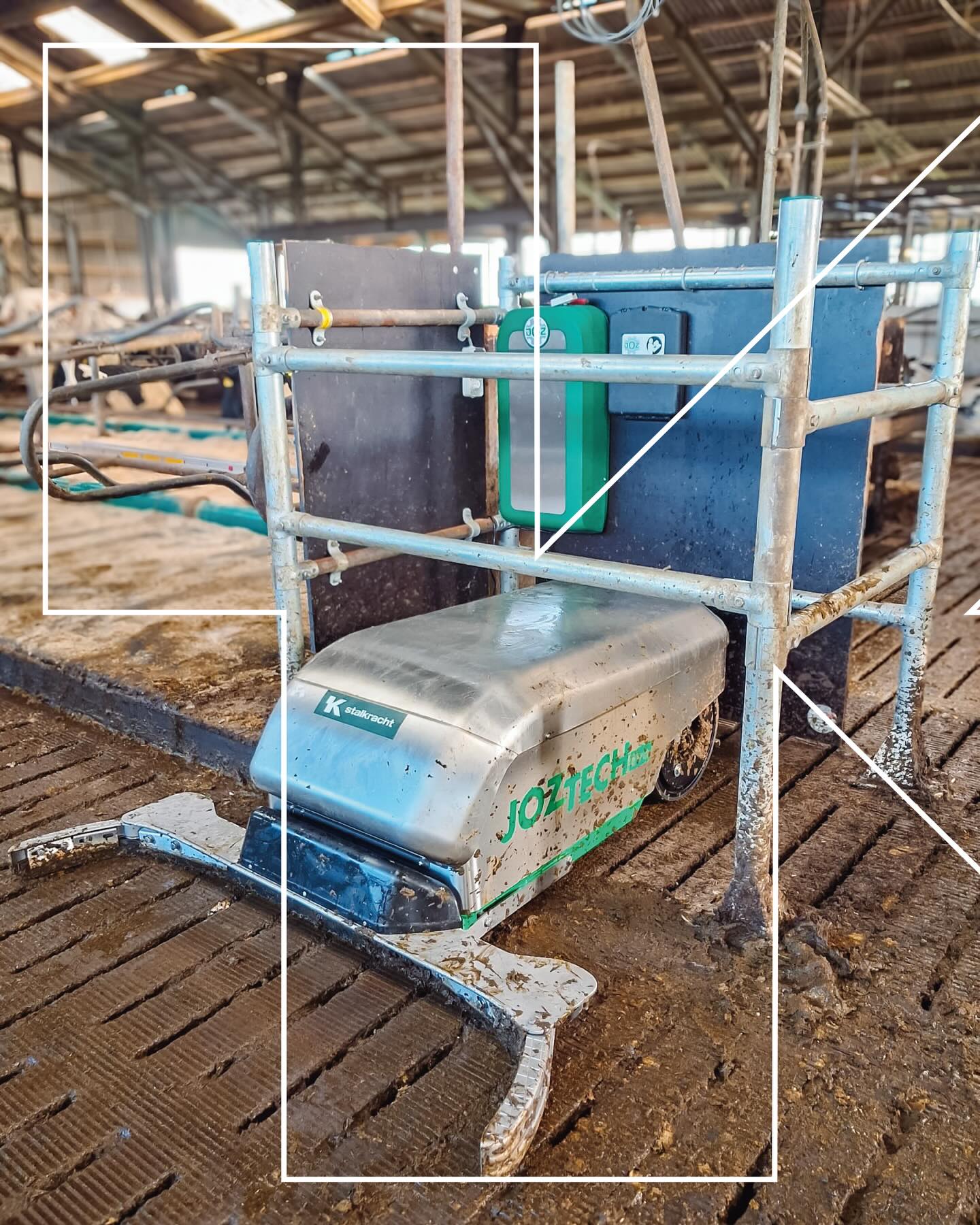 We zijn alweer halverwege de week! Daarom zetten we vandaag twee afleveringen in de spotlight:
• Oldeholtwolde: De JozTech JT 200 is gemonteerd bij de familie Rijpkema en vervangt hun oude roosterschuifinstallatie. Efficiëntie in de stal!
• Tjerkwerd : De Joz Nano mestrobot met 160 schuif is afgeleverd en is direct operationeel in de stal!
We gaan lekker door, dus je ziet snel weer nieuwe afleveringen in de spotlight! 🙌
💡: En vergeet je niet dat een ander product, de JOZ voeraanschuifrobot, een investering is die dankzij de Rabobank-regeling en EIA fiscaal aantrekkelijk kan zijn. Voor meer informatie, zie vorige post. 😉
•
•
#JozTech #JT200 #JozNano #mestrobot #stalinnovatie #Oldeholtwolde #Tjerkwerd #halverwegedeweek #agrarisch