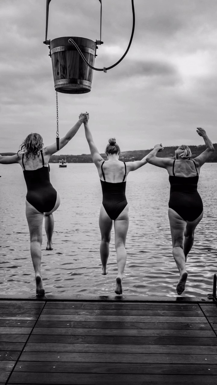 Weekends are for sauna cruises at Kuuma 😀
Pictures by @love_annacritchley
#tasmania #hobartandbeyond #destinationsoutherntasmania #hobart #tasmaniagram #southerntasmania #discovertasmania #sauna #tassie #saunaboat #tassiewhyweloveit #comedownforair #kuumanaturesauna #hellokingborough