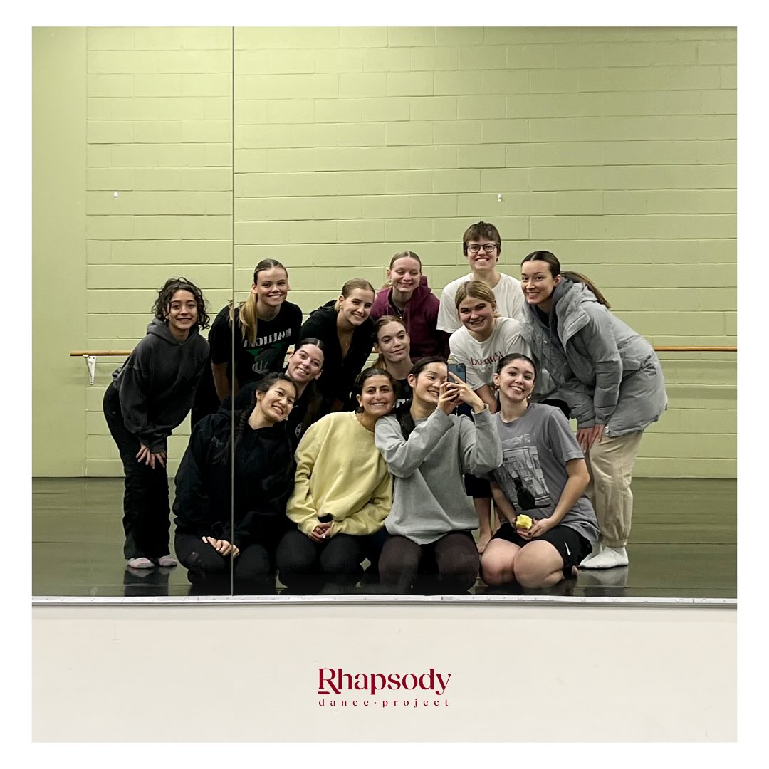 We wrapped up our November drop ins with a great conditioning class with @jessixagu and Contemporary with @taylor.radley43 !!