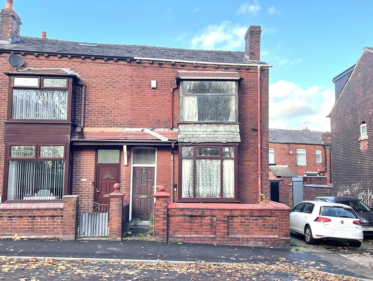 Our latest empty property acquisition and its fair to say this one needs some TLC. It’s been 15 plus years since this Bolton beauty was last lived in.
#emptyhomes