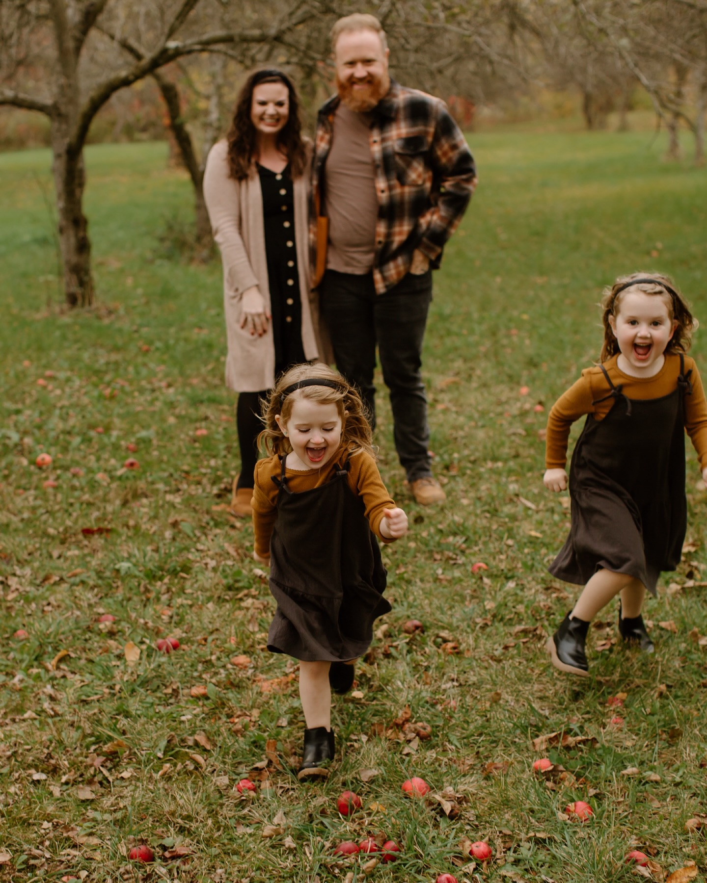 Nothing captures the charm of family sessions quite like the unscripted moments — little feet running through the orchard, laughter echoing between the trees, and parents soaking it all in ✨
.
.
.
#authentic #capture #exploretocreate #thatsdarling #photooftheday #picoftheday #photodaily #justgoshoot #prettythings #loveauthentic #abeautifulmess #calledtobecreative #designinspiration #photographysouls #choosejoy #pursuitofportraits #makeportraits #postthepeople #midwestphotographer #photography #grandrapidsmiphotographer #miphotographer #michiganphotographer #familyphotography #dcpresets #lifestylephotographer