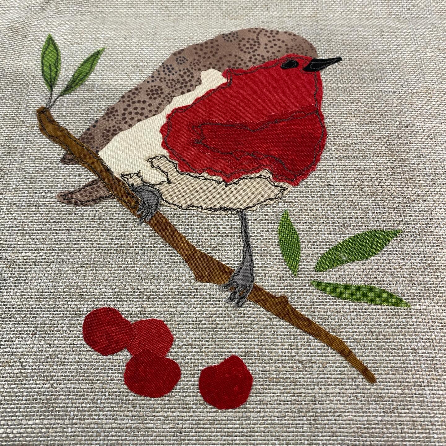 Pulling out all my Christmas WIPs - there’s quite a few and some are rather old!
The robin applique was from a guild meeting with @oxfordshiremqg quite a few Christmases ago 🎄
Some free motion embroidery to do to outline the applique and then to decide whether to quilt the background or not?
I think it will become a cushion cover - hopefully on the sofa this Christmas 🤞
#applique #robin #cutandalterwip #cutandalterwip2025 #christmasfurnishings #christmascushion #appliquecushion #freemotionembroidery #cushioncover