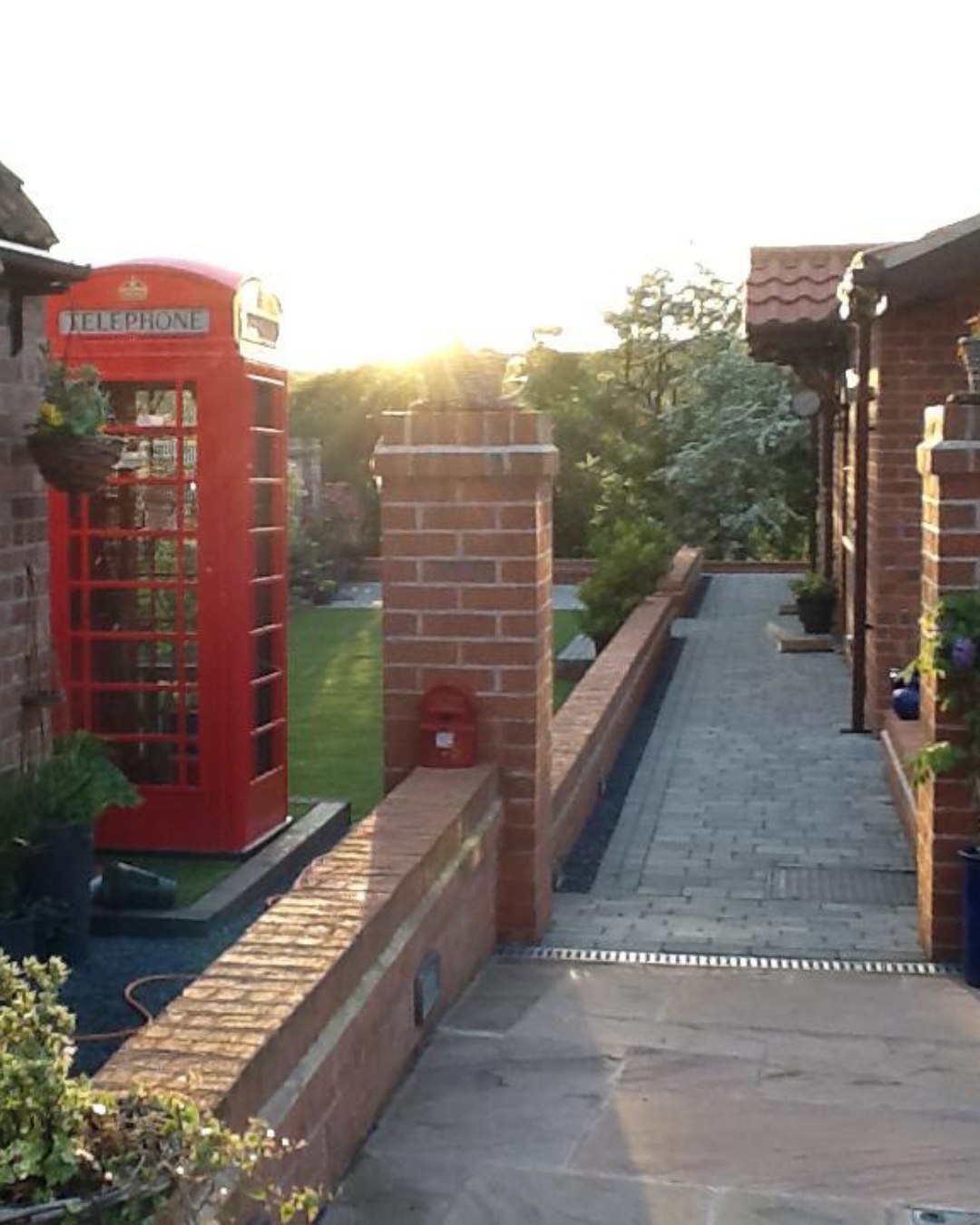 🏡 A Hidden Gem by the River – Welcome to Maun River Cottages 🌿
Tucked away in the garden of a 17th century farmhouse, our purpose-built Maun River Cottages offer a peaceful escape with all the comforts of home, and then some.
Designed and built in 2014 by Alan, these self-contained studio cottages blend beautifully with their surroundings, echoing the character of the farmhouse that has been welcoming guests for over 25 years.
Step inside and you’ll find everything you need: exposed wooden beams, an elegant open-plan living space, a luxurious rolltop bath, walk-in shower, and a fully equipped kitchen. Each cottage opens onto its own private garden spot via bi-fold doors, perfect for morning coffee or evening sunsets 🌅
With views across the River Maun and fields beyond, this is countryside tranquillity at its finest. And yes, that’s a beautifully restored red telephone box in the garden, a little touch of heritage we just love ❤️
With a generous breakfast basket on arrival and local tips from your hosts Alan & Theresa, your stay will feel like visiting old friends. Whether you're here to unwind or explore, Maun River Cottages are the perfect base to do both.
#MaunRiverCottages #VillageHolidays #CountrysideEscape #NottinghamshireStay #RiverRetreat #UKHolidayCottages #CouplesGetaway #HomeAwayFromHome #RuralRelaxation #StaySomewhereSpecial #HistoricCharm
