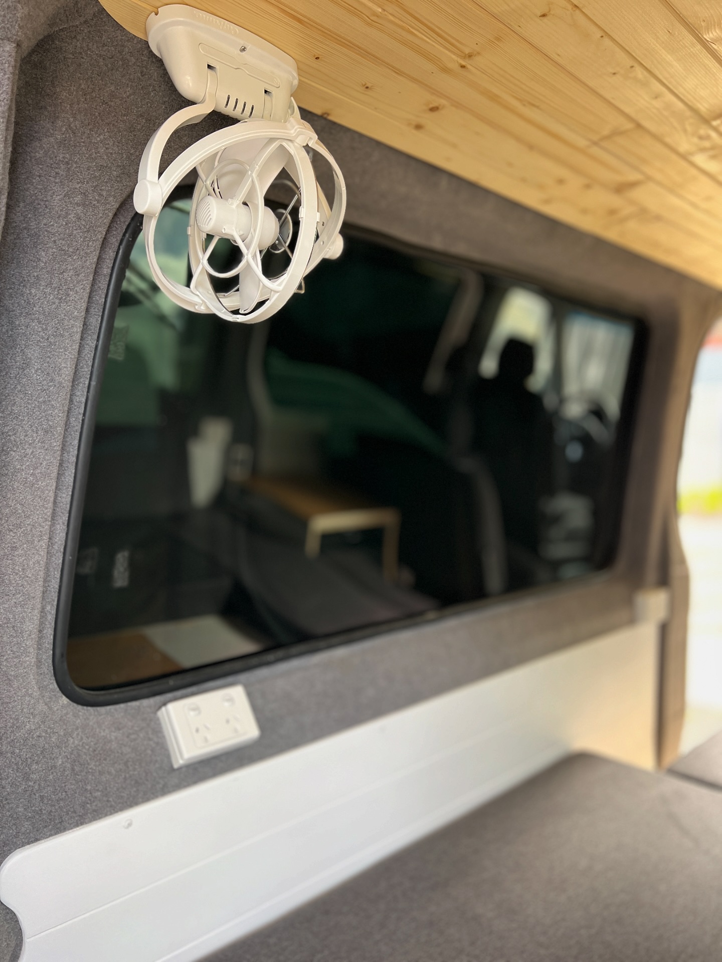 Mercedes Benz Sprinter H316β
VanBox LWB with Lagun Table (410mm height)
Custom L-shape bed: 1700mm (fridge side) / 1900mm (passenger side)
Fridge cabinet built to fit Dometic NRX 60C (internal)
Sandy Oak benchtop
White laminated cabinetry
Dedicated space for a BLUETTI portable power station
Designed for comfort, flow + maximum storage.
#katasprinter #sprintercampervans #mercedezbenz