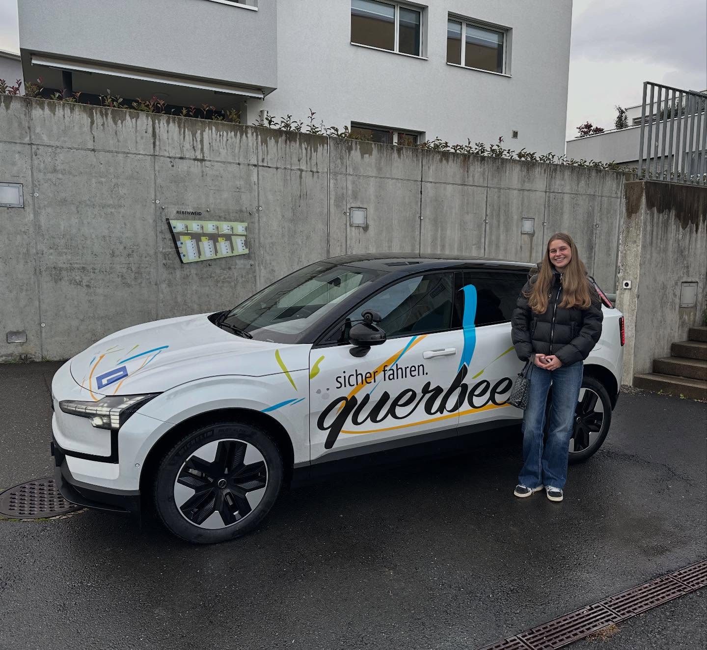 Gratulation @miichelllee.g zur bestandenen Prüfung 🚗🏁
Kaum hat die Prüfung begonnen, spielte das Wetter ziemlich verrückt 😝 🌨️❄️
Du bist damit super umgegangen und hast deine Leistung zeigen können. Super 👍🏼
Ich wünsche dir alles gute und unfallfreie Fahrt. 🥳🍀🙋🏻♂️
#happy #fahrschule #hagendorn #prüfung #bestanden #fair #kompetent #füralle #schneeregen