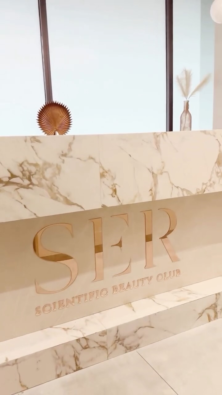 Un lugar tan fácil de amar, eso es Club SER.
Porque cuando un lugar te abraza por dentro y por fuera, es imposible no enamorarse.
Aquí tu cuerpo se renueva, tu mente respira y tu energía encuentra su mejor versión.
Un espacio pensado para cuidarte, para reconectar. Aquí encuentras todo lo que necesitas para verte y sentirte bien por dentro y por fuera
✨ Empieza la semana dándote el regalo que mereces: BIENESTAR