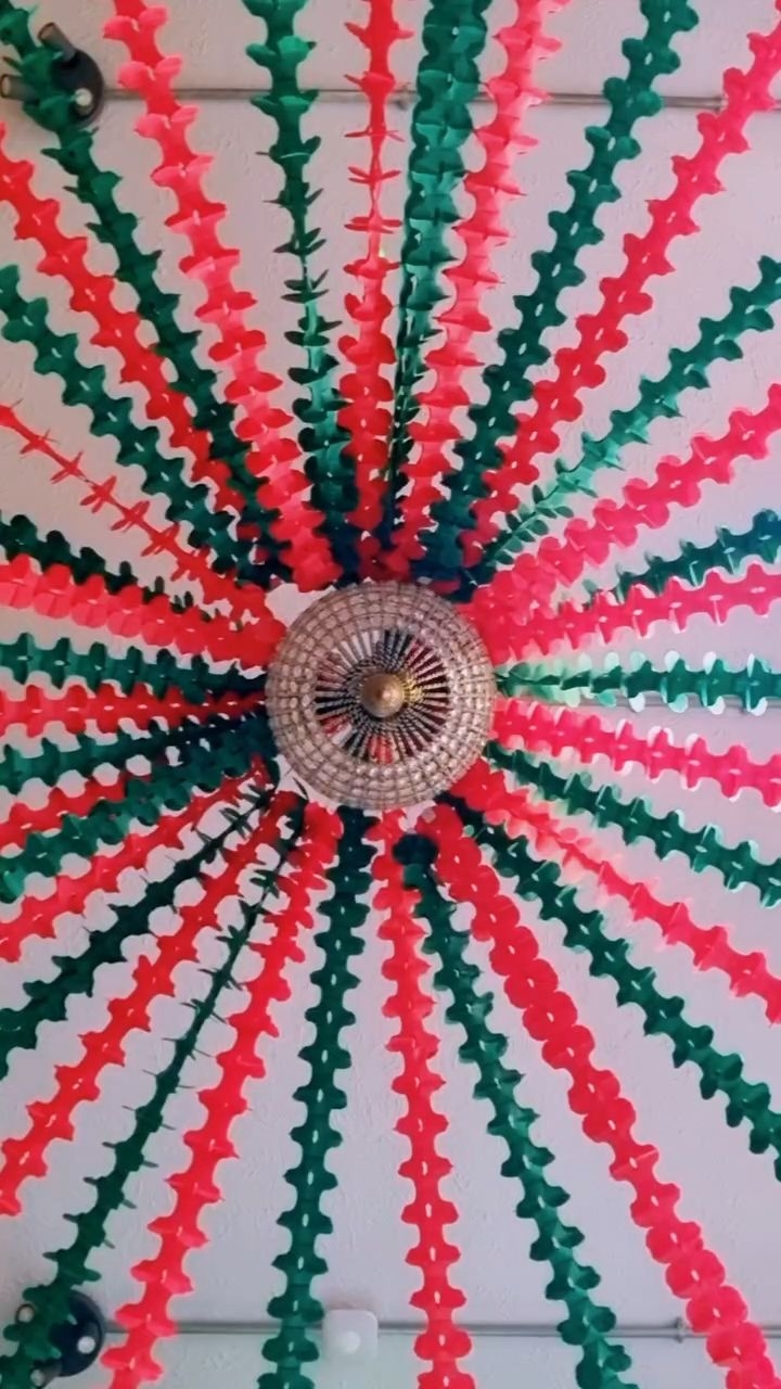 Getting Christmas ready at Hive Stores, just in time for the Altrincham Christmas lights switch on this Saturday.
.
.
.
.
.
.
#christmasdecorations🎄 #christmasdecoratingideas #christmasdecorinspo #christmasdecorideas #christmasdecor #christmasinspo #christmasinspiration #christmasdecorationideas #coffeeshop #coffeeshopcorner #traditionalchristmas #vintagechristmas #vintagestyle #interiorsthatinspire #transformyourspace #vintagestyling #papergarlands #redandgreenchristmas #redandgreen #cafedecor #christmastransformation #altrinchamtoday #Altrincham #Manchester #vintagedecor #decoratewithme #stylewithme #traditionaldecor #cosydecor