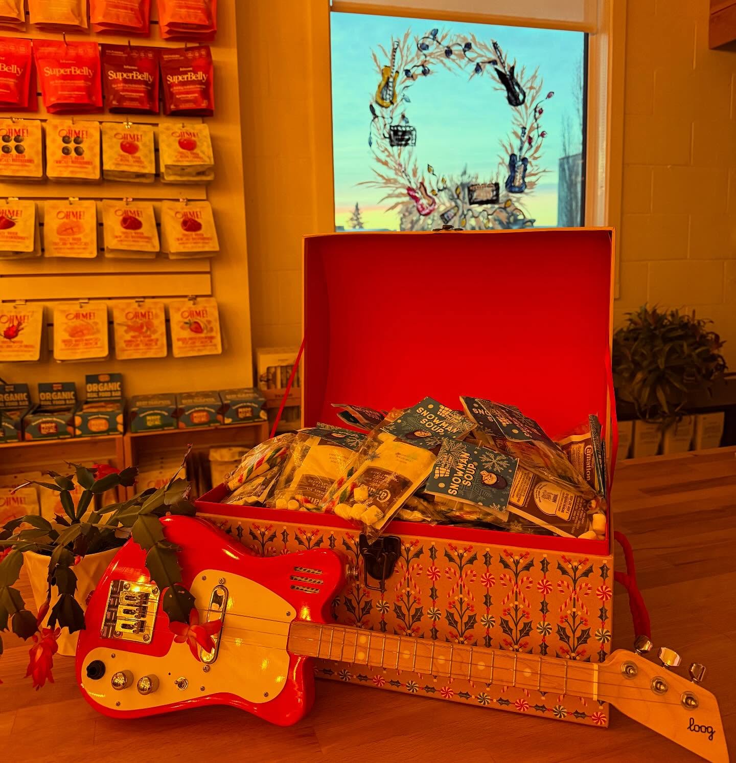 Come visit us for the North Pole Stroll Friday Nov 21 from 4pm to 7pm! Try our Double Hot Chocolate menu, find the Christmas Pickle for in store discounts plus kids get a free Snowman Soup pack!