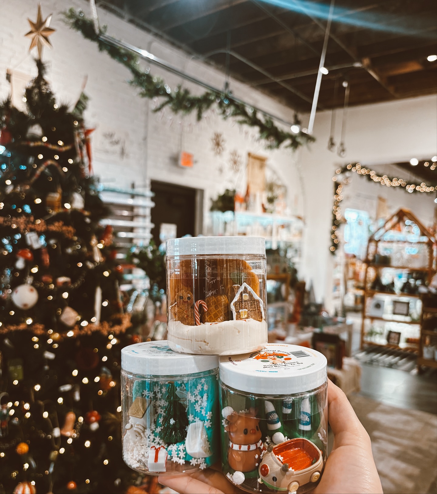 Our Christmas-themed playdough is the perfect stocking stuffer!! AND it's absolutely adorable
#33daysuntilchristmas