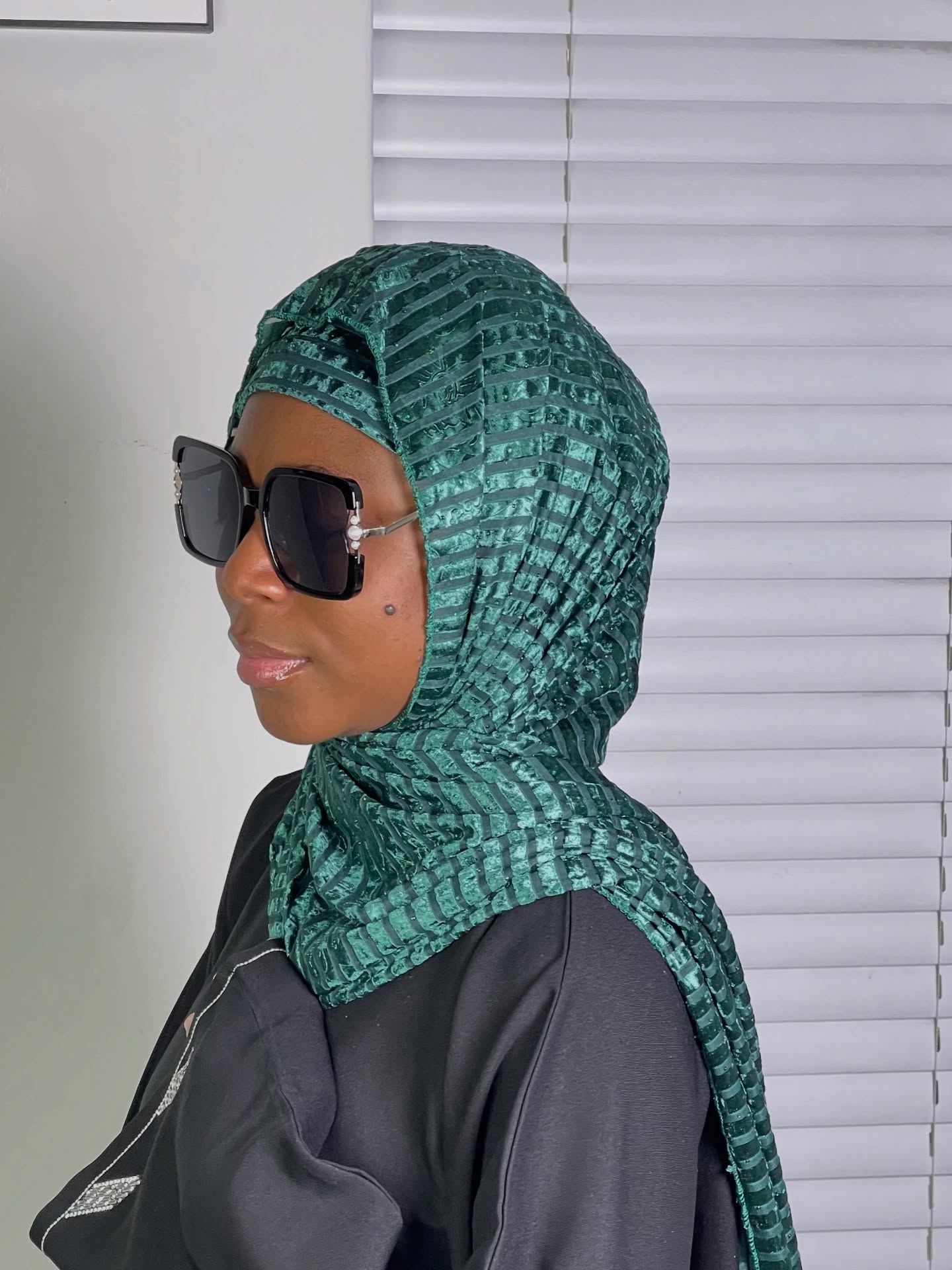 ◽️Cap and shawl
▫️Available in 8 different colors and prints
▫️Price: R200
▫️To order kindly send us a dm or
▫️Kindly click on the link in bio
#cap #turban #jalabiyabyposhmama #explore #post