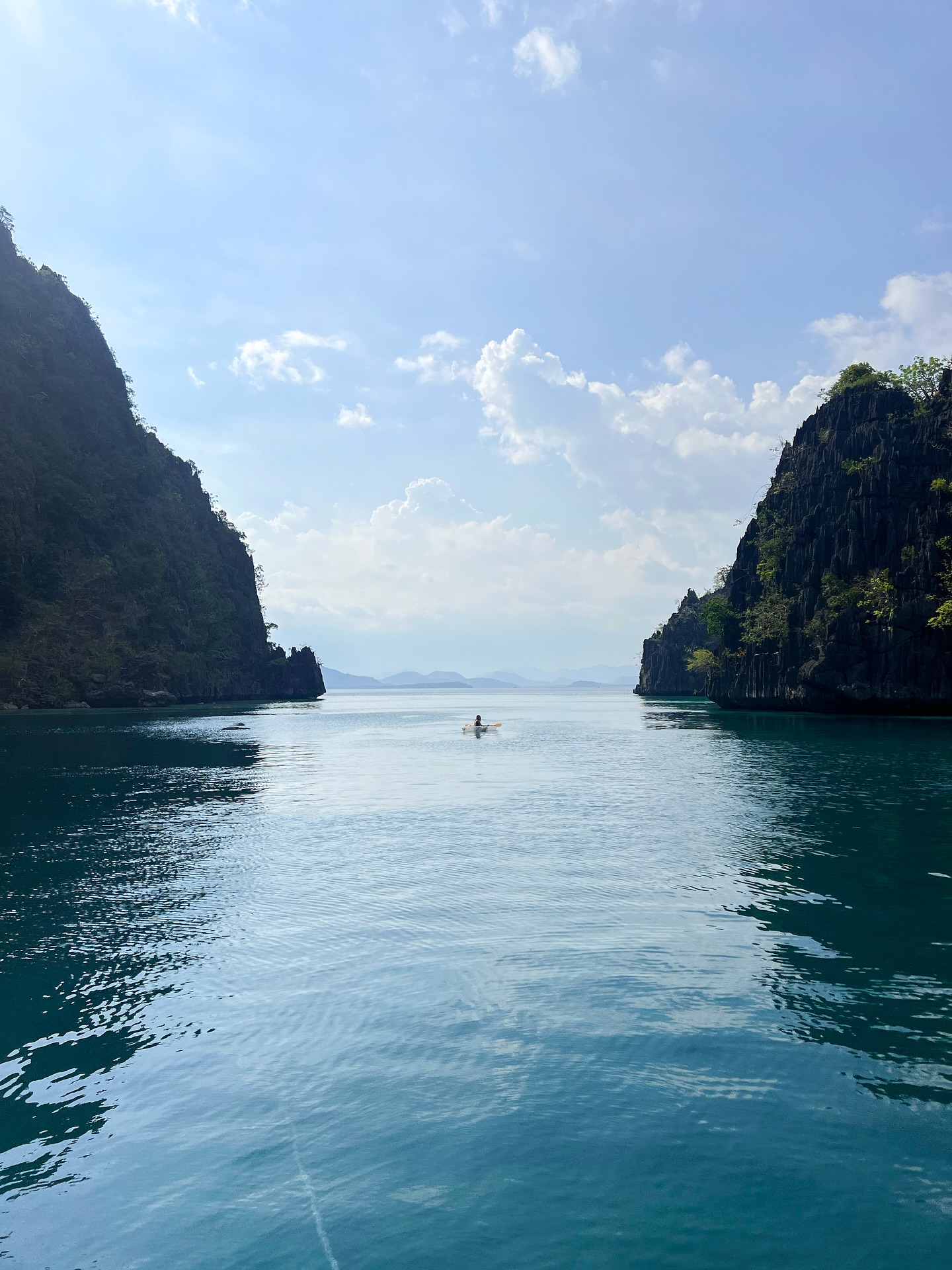 Every turn reveals a new paradise. Our private island-hopping tours bring you closer to untouched beauty. 🏝️🚤
sunlighthotelsandresorts.com/setir
#DoseOfSunlight #Travel #Palawan #Philippines