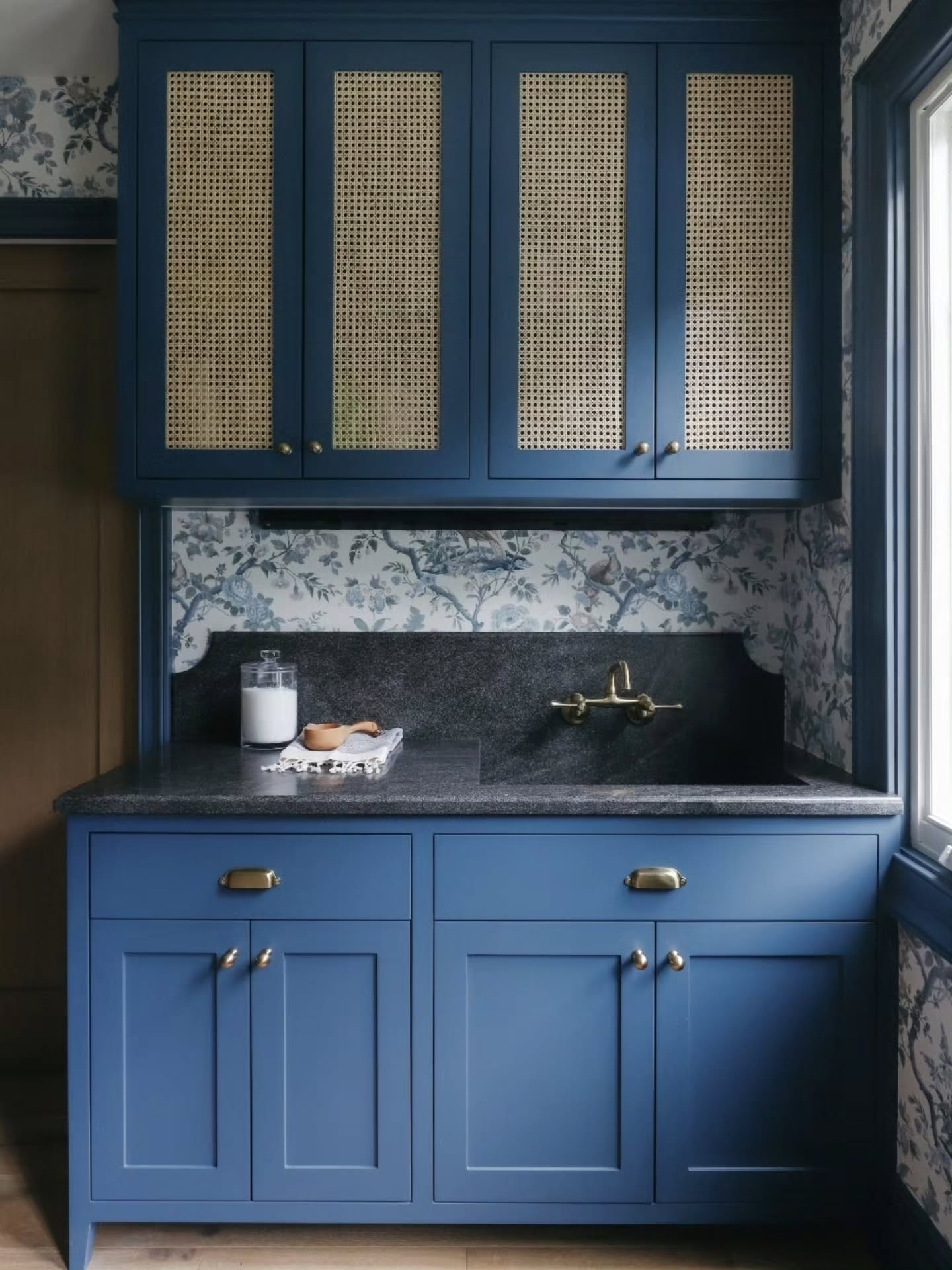 Utility spaces deserve just as much design attention. Blue millwork, rattan inserts, custom countertop with deep integrated sink, and patterned wallpaper give this hardworking space a refined, bespoke feel.
📷@dannycooney
#laundryroom #laundryroomgoals #luxuryinteriordesign #LuxuryInteriors #InteriorDesignWestchester #InteriorDesignLovers #interiordesigninspiration #homeinspo #HomeRenovation #homedesign #millwork #CustomDesign #customhomes #WestchesterHomes #luxuryliving #RenovationGoals #DesignBuild