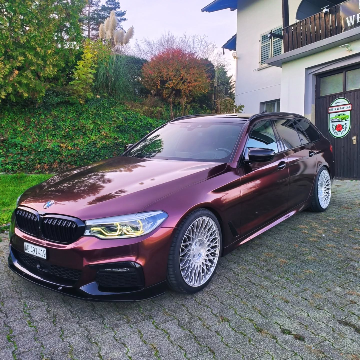 Was soll ich zu dieser Farbe noch sagen?
Mir fehlen die Worte BMW G31 Touring in Passion Red von Avery. Absolut crazy 💥
#bmw #avery #nicswraplab #folieren #folie #car #carwrap #wrap #wrapping #switzerland🇨🇭