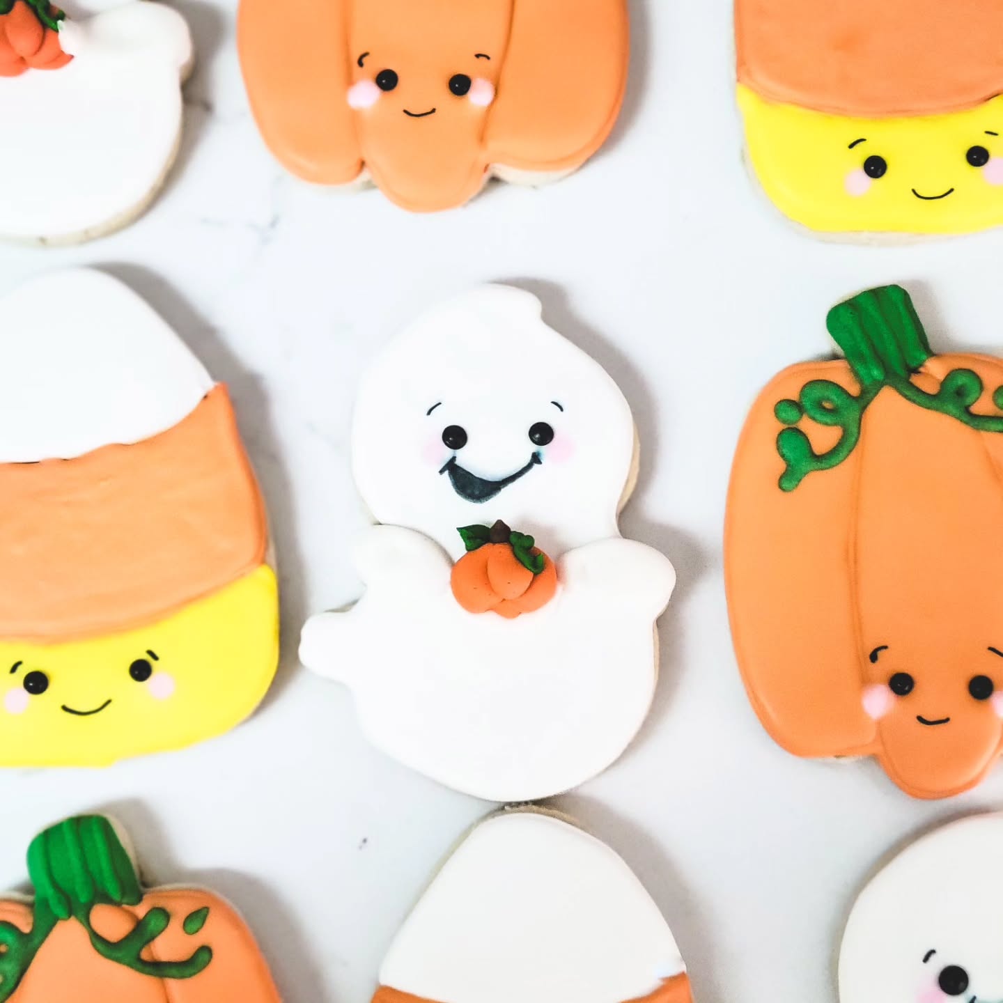 Just a final look at the Halloween fun. Ready to start Thanksgiving this week. So many pies. Then it will be time for Christmas. Christmas will post on black Friday. Set your calendars. Some of your favorites will go fast.
.
#halloweencookies#ghosts #pumpkinseason #royalicingcookies#cookiedecorating#cookiedecorator#safetyharbor#tarponsprings#dunedin#palmharbor#tampa #clearwater #localbaker#cookiesofinstagram