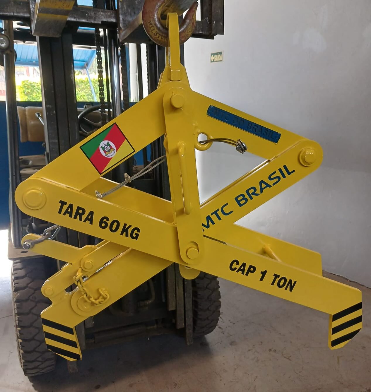 Desenvolvemos dispositivos especiais conforme sua necessidade
Entre em contato conosco pelo link da Bio e saiba mais:
👷 Movimentação segura e #livredeacidentes é na MTC do Brasil!
Com mais de 38 anos de experiência, a MTC do Brasil entrega soluções de qualidade, gerando economia, facilidade e segurança nos processos dos nossos parceiros. Entre nossas soluções, desenvolvemos dispositivos para empilhadeira, tenazes, balancins, pega tambores, bags, tubos e chapas, lingas de corrente e muitos outros!
Solicite um orçamento conosco!
🌐 www.mtcbrasil.com.br
✉️ comercial@mtcbrasil.com.br
📞 WhatsApp (51) 3441-2023
#nr11 #içamentodecargas #industria #comércio #segurancadotrabalho #sst #movimentacaodecargas #mtcdobrasil