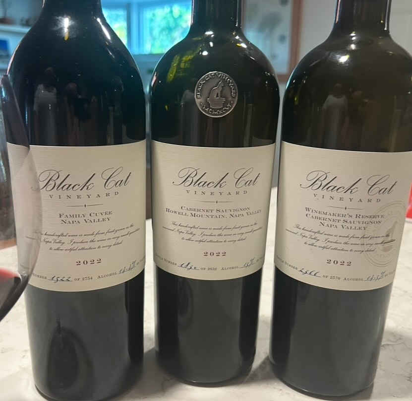 Black Cat Vineyard is a Napa Valley winery with a variety of wines, including Howell Mountain Cabernet Sauvignon and Carneros Chardonnay. The vineyard is named after the owners black cats, and each label features them.🍇🍇🍷 #blackcatvineyards