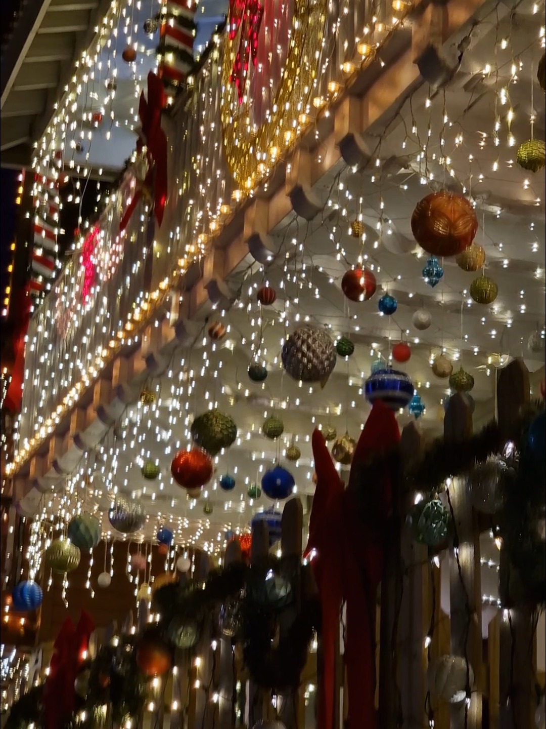 It’s almost that time of the year – and if you’re sailing or driving south on the east coast, don’t miss this.
St. Augustine’s Nights of Lights is pure magic.
The city glows from Nov 15 – Jan 11, and it’s worth every stop.
.
#NightsOfLights #StAugustine #EastCoastAdventure #SailingSouth #FollowThe5un #BoatLife #TravelWithKids #FamilyAdventures #LiveYourDream #FloridaHolidays