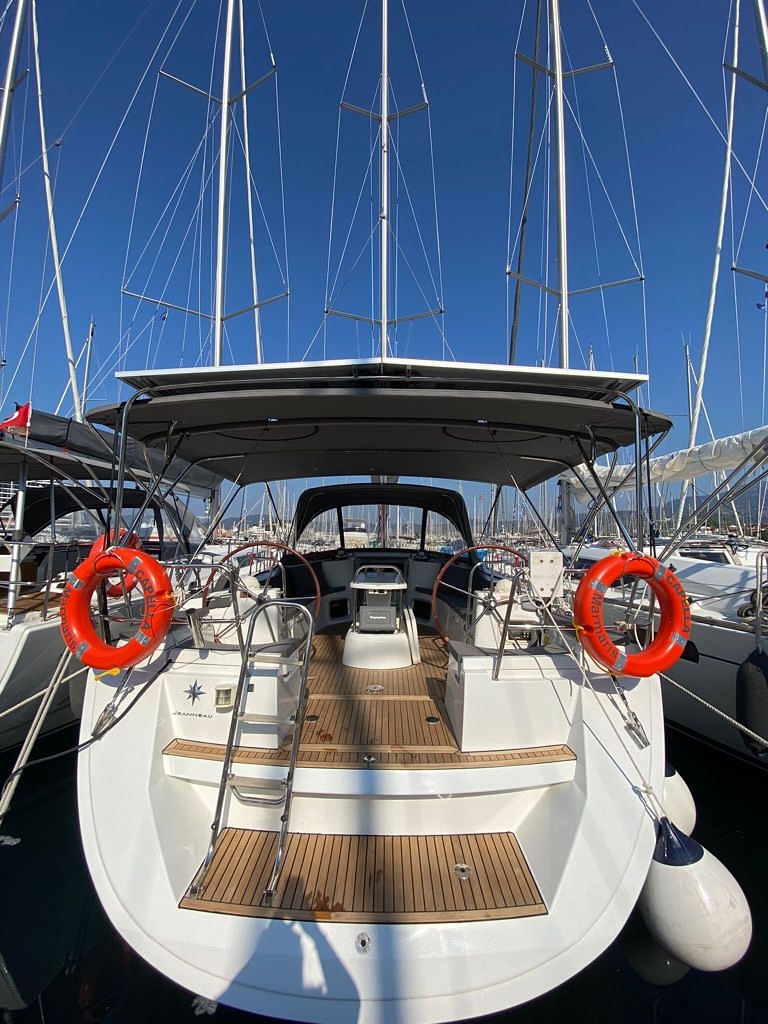 For Sale đŁ
A proven and reliable Jeanneau Sun Odyssey 44i, professionally maintained and operated in a reputable charter fleet. This model is well-known for its strong build quality, comfortable layout, and impressive offshore capabilityâmaking it one of the most sought-after yachts in the 44-foot range.
Designed by Philippe Briand, the 44i offers a balanced combination of performance and comfort. Her easy-to-handle sail plan, wide cockpit, and smart deck layout make her ideal for both experienced sailors and newcomers. Below deck, she features a bright and spacious interior with multiple cabins, excellent ventilation, and generous storageâperfect for charter guests or extended cruising.
Despite her charter background, the yacht has been regularly serviced, professionally maintained, and kept to high operational standards throughout each season. She presents a strong opportunity for anyone seeking a reliable, well-cared-for sailing yacht with excellent value.
MIKNATIS Yachting
#yachtsforsale #sailyachtforsale #luxuryyachtforsale #usedyachtforsale #preownedyacht #sailingyachtforsale #jeanneauforsale #jeanneauyacht #jeanneau53 #jeanneauowners #yachtbroker #yachtsales #boatdealers #yachtmarket
#SailingDreams #LuxuryYachtLife #JeanneauYacht #BlueWaterCruising #OceanLovers #DreamYacht #sailyourstory #YachtForSale #Jeanneau53 #SailingYacht #LuxuryCruiser #BrokerListing #PreOwnedYacht #yachtsales