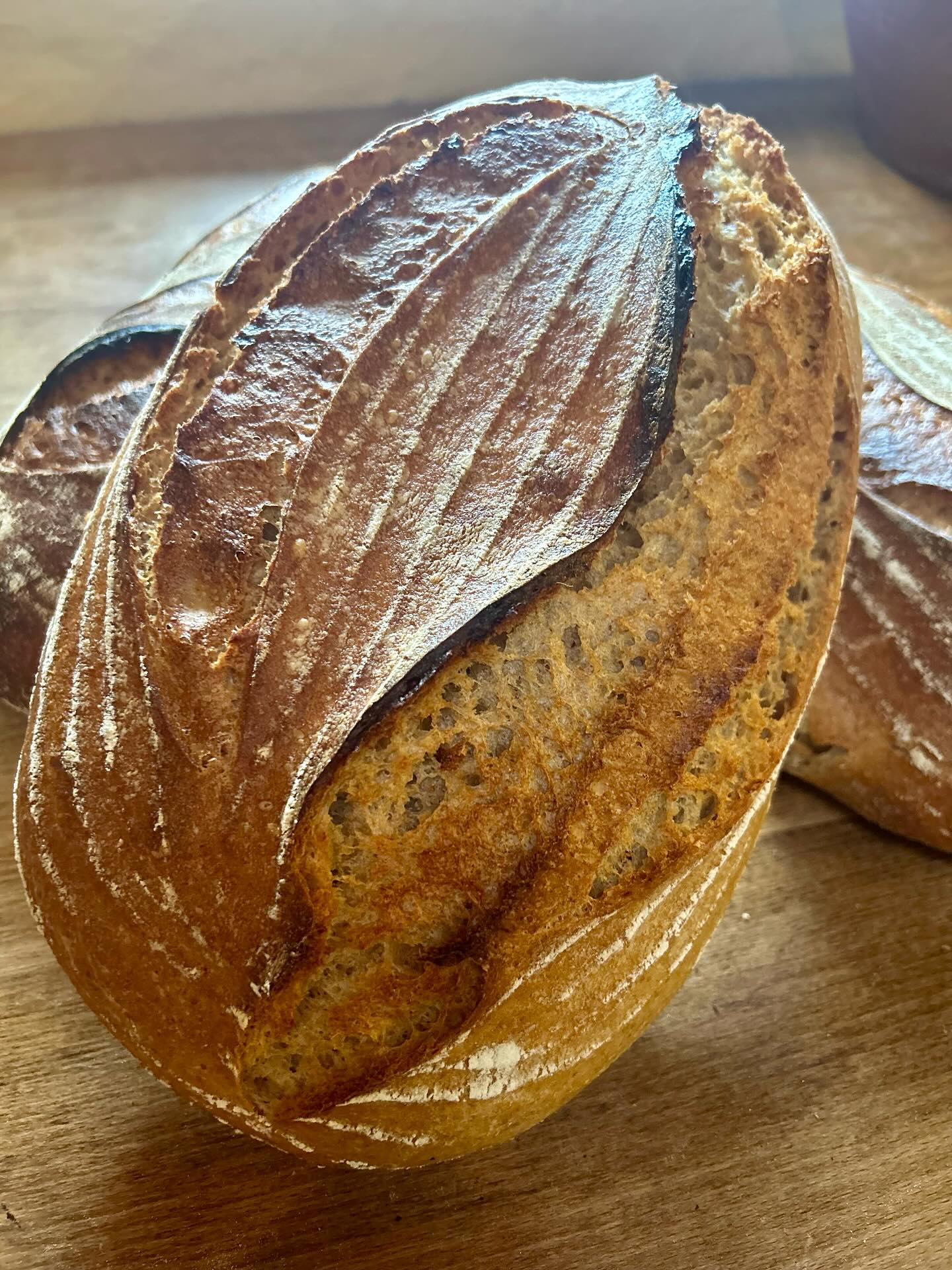 Fresh out of the oven and in the farm shop—come and get ’em! ❤️