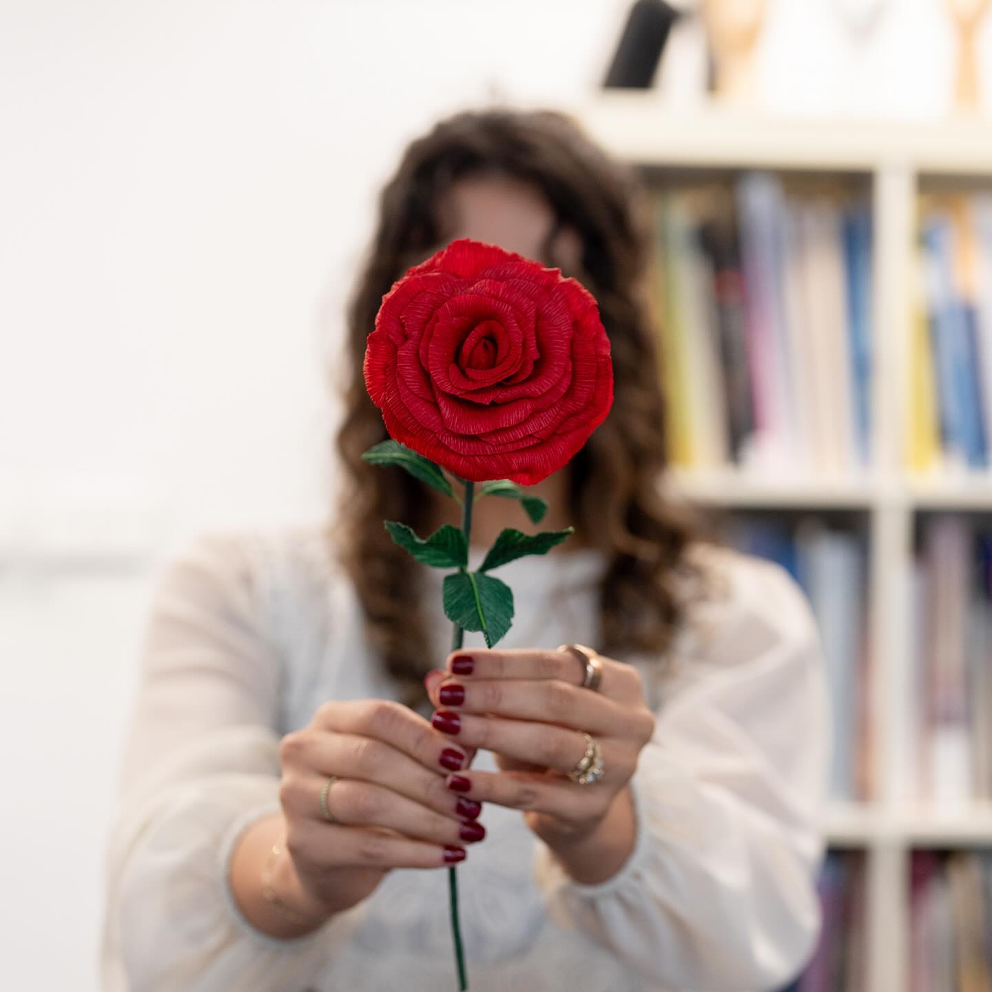 Rose workshop at @latroberegionalgallery ✨🌹
We had such a wonderful time teaching this class — the roses came out absolutely beautiful!
Thank you for inviting us, Latrobe. Can’t wait for the next one!💕
#FloritaStudio #PaperFlowers #crepepaperrose #crepepaperflowers #MelbourneWorkshops