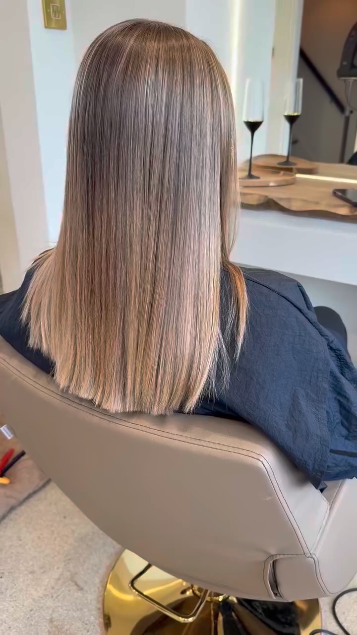 Brunette to blonde transformation ✨
#blonde #blondespecialist #wella #balyage #k18 #livedinblonde #babyblonde #brunettetoblonde #hairtransformatıon #hairdresser