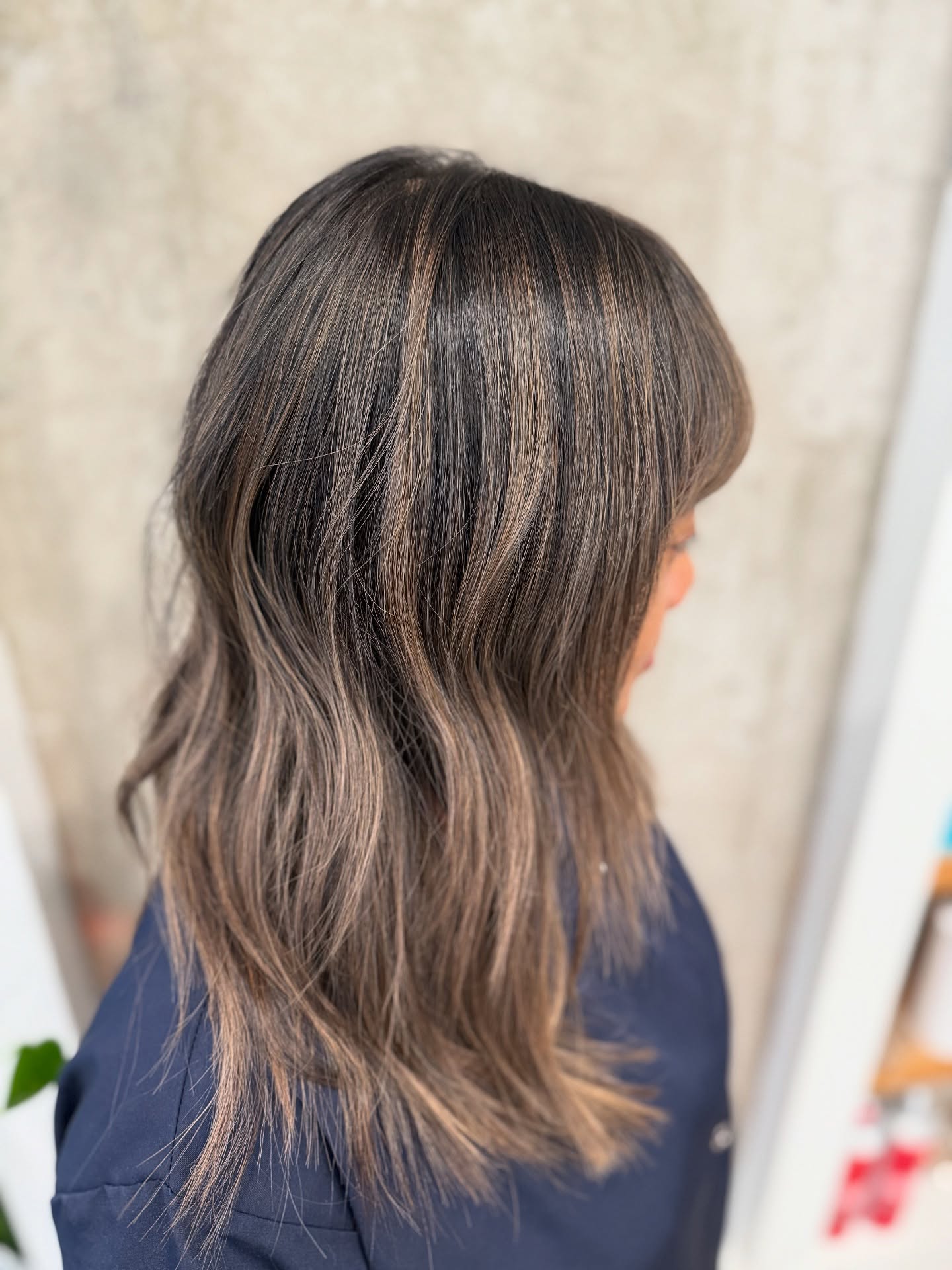 Is it just me, or did this year disappear in a blink?
Holiday season is basically here.
Parties, photos, all the sparkle… and your hair deserves to show up too. 😉
I’m working until December 20 and will be back on January 2, so if your highlights feel a little tired or your greys are getting too confident, now’s the perfect time to refresh before the rush.
Spots fill up fast.
Book now and glow into the season!
✴︎
𝘠𝘰𝘶𝘳 𝘴𝘵𝘺𝘭𝘦, 𝘺𝘰𝘶𝘳 𝘧𝘭𝘰𝘸, 𝘺𝘰𝘶𝘳 𝘦𝘹𝘱𝘳𝘦𝘴𝘴𝘪𝘰𝘯.
✴︎
𝗕𝗢𝗢𝗞 𝗡𝗢𝗪:
🌐Online: www.flowwith.ca
💌More inquiries:
➜ TEXT: 587 894 2025
➜ DM: @flowwith_jenny (Replies might take a little longer!)
@flowwith_jenny
@artistcollectiveyyc
#HolidayHair #GlowSeason #CalgarySalon #FlowWithJenny #YearEndRefresh #CalgaryGreyBlending #YYCBalayage #CalgaryPersonalColor