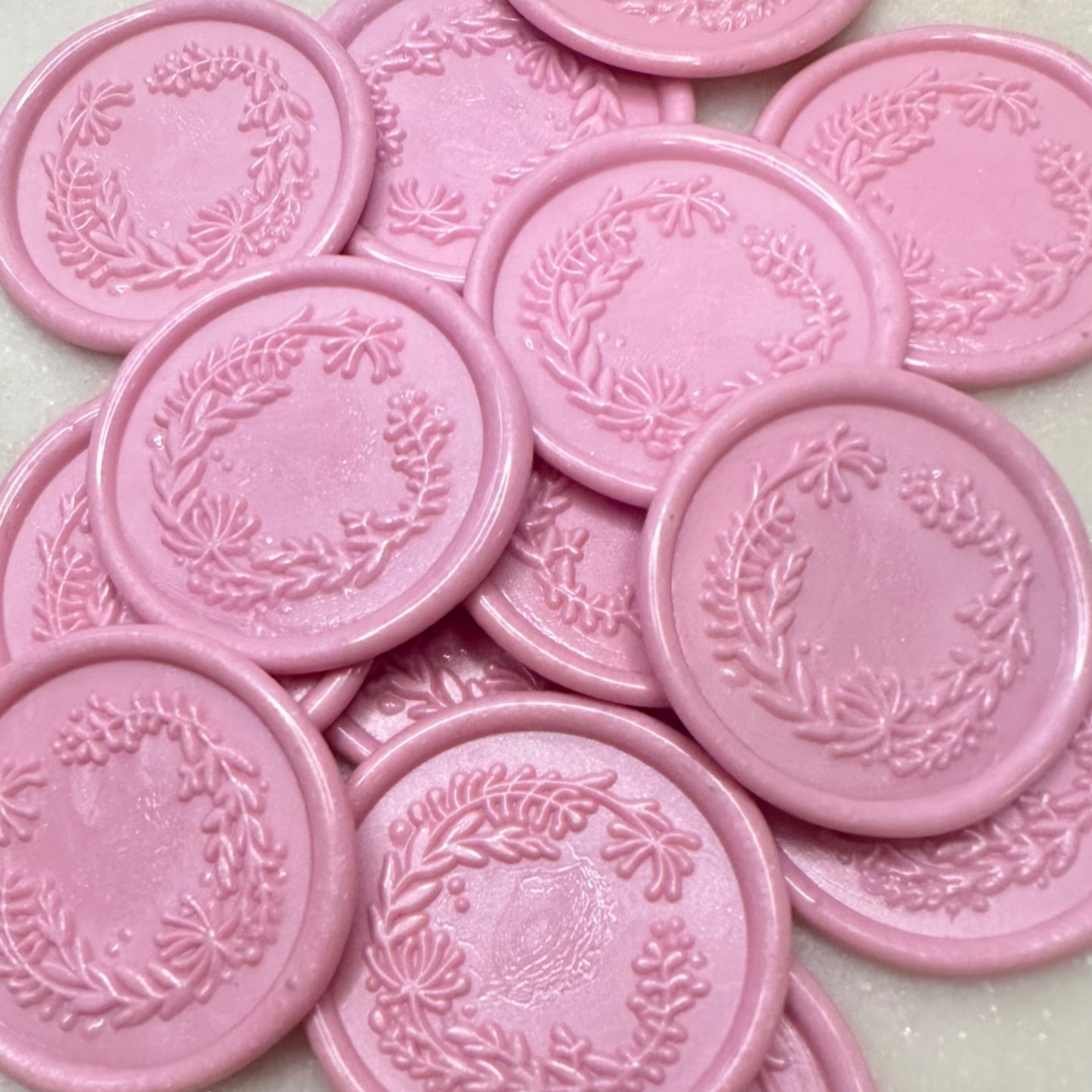 We handcraft bespoke wax seals and stationery to elevate every gift and special moment. Each piece is designed to reflect personality and care—no DIY required. Add a timeless finishing touch that feels personal and effortless. Link in bio. ✨💌🎨🌿
Which design would suit your next celebration? Tell us below—let’s create something beautiful.