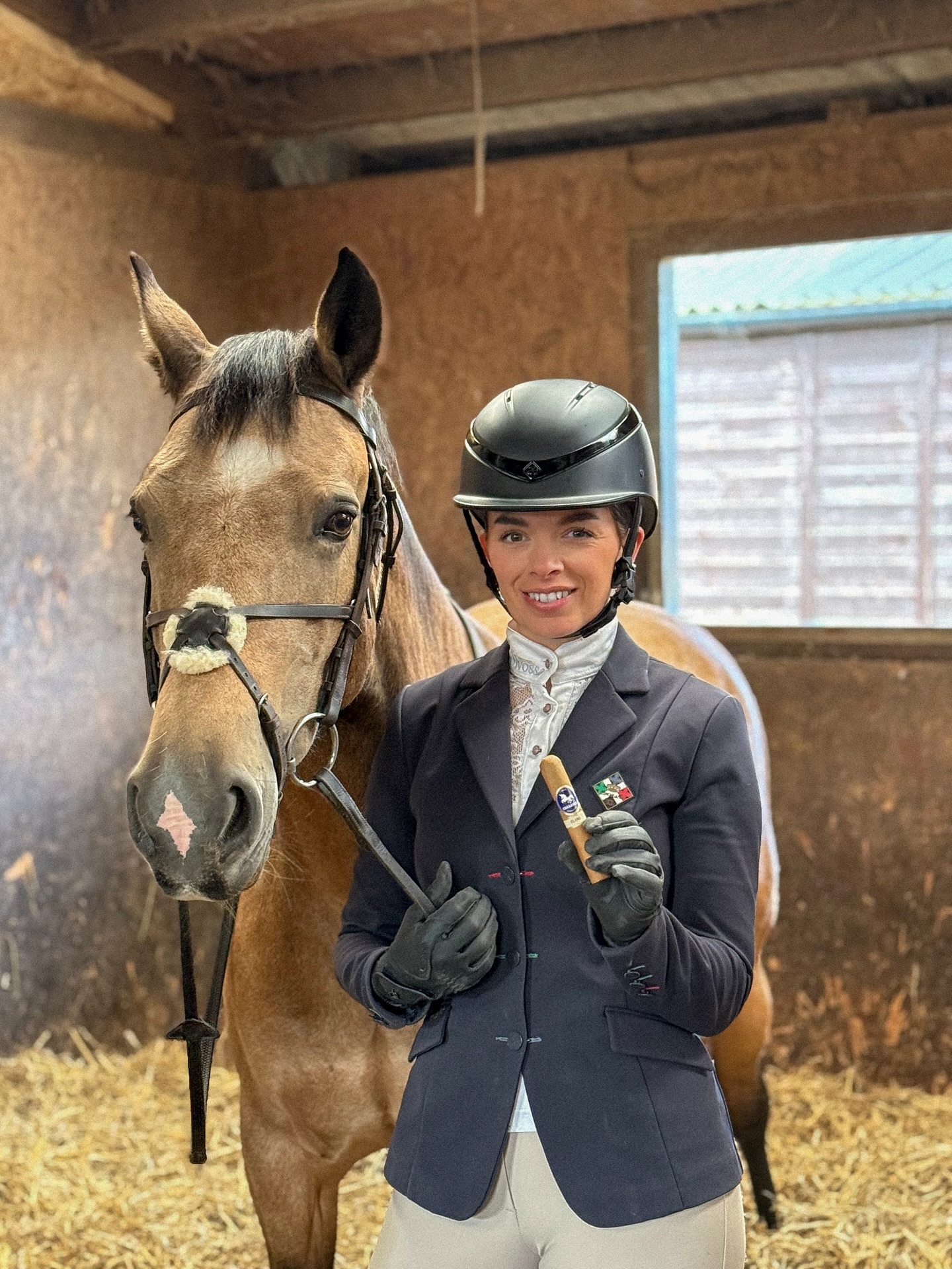 You know her for her eloquent and friendly cigar reviews. 🔥
What you might not know is that @torcally is also a professional horse-whisperer. 🐎✨
From the stables to the finest lounges, may your year be long-filler only. 🍂 Help us wish her the happiest of birthdays! 🍾🎂🔥🐎
#newworldcigars #torcigars #torcally #sotl #womenandcigars #cigarboss