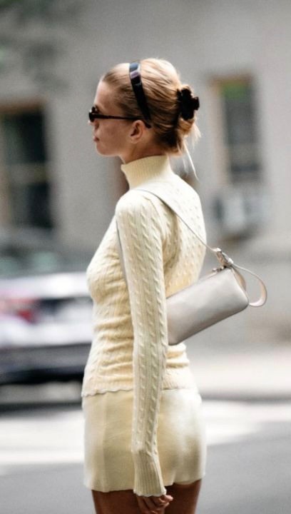 90s style ♥️
Fourrures, mailles près du corps, cuir sous toutes ses formes, jeux de transparence… le minimalisme chic et sensuel des années 90 n’a pas fini de nous inspirer.
minimalism style style minimaliste 90 style iconic style 90 icons fashion style 90s outfit vintage style vintage lover vintage shop paris parisian vintage shop