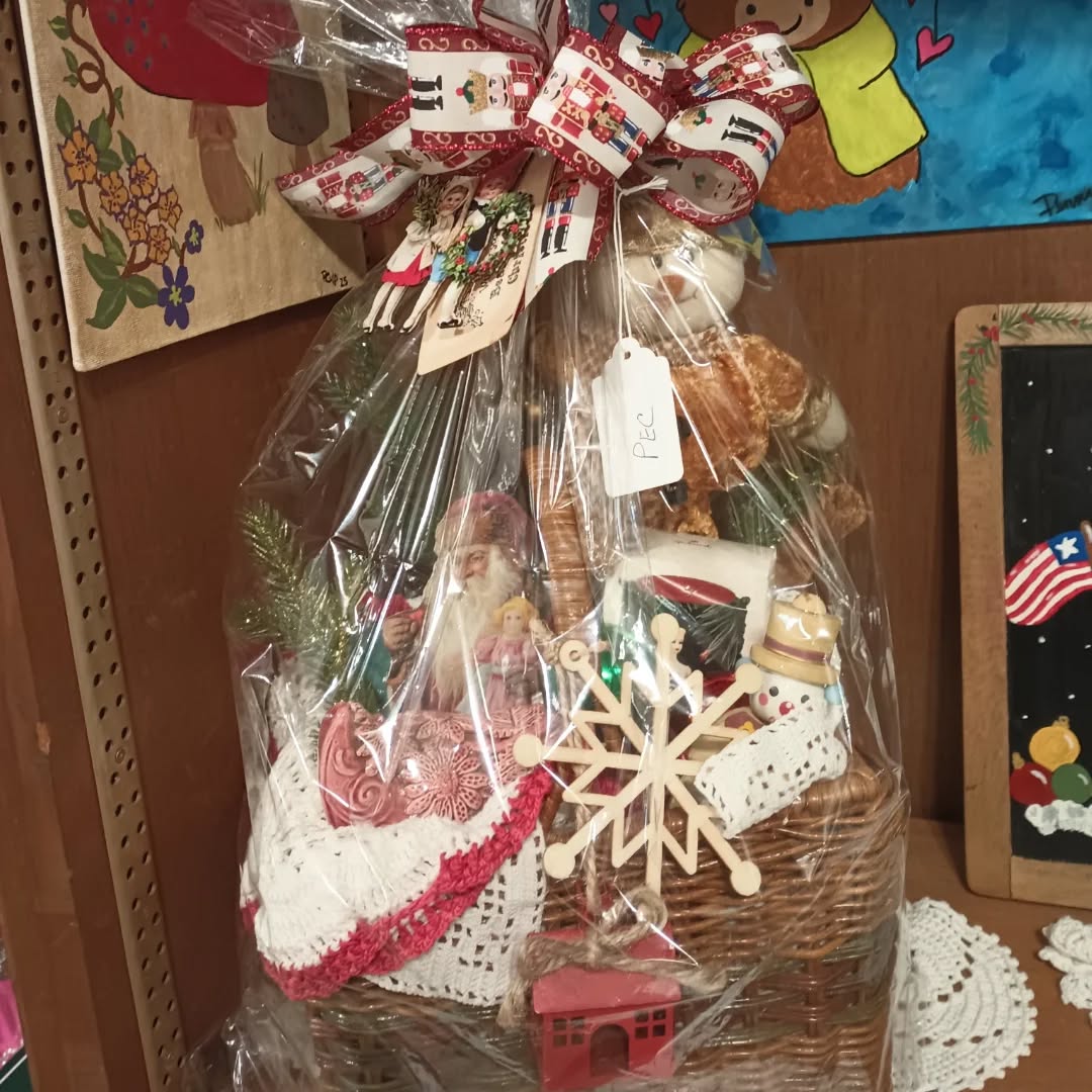 Unique gifts for everyone (including yourself!) Open today until 5pm and Saturday 10am-3pm! Extended holiday hours coming soon!