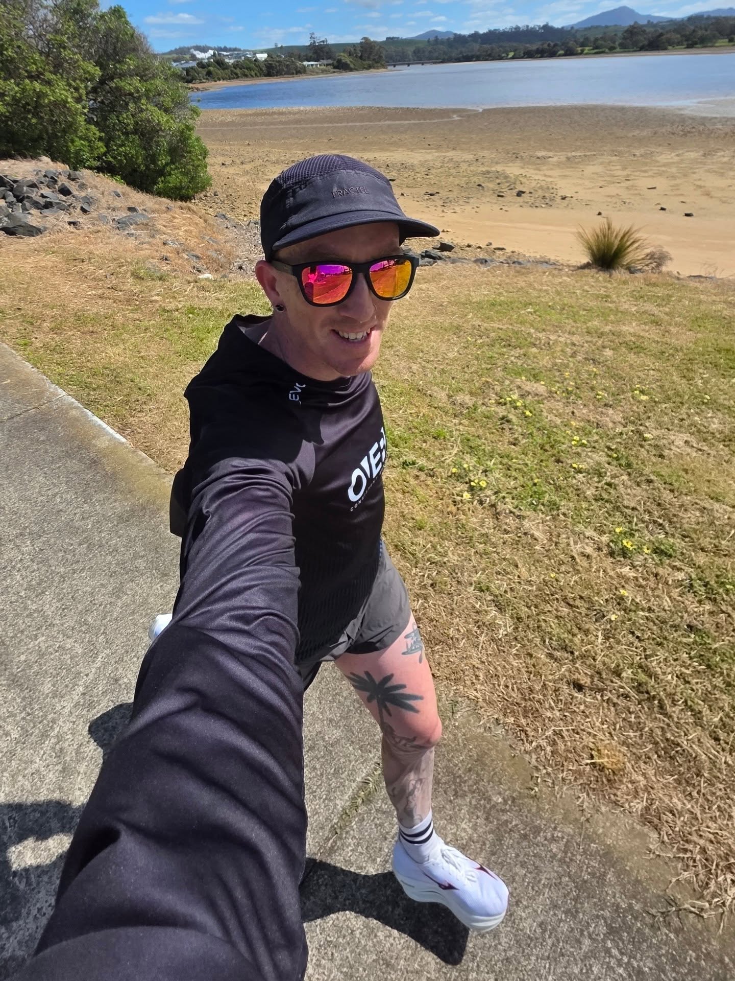 Monday Message 💛
A new week is here, and with it comes another chance to take a breath, reset, and move forward in whatever way feels right for you.
Some weeks feel smooth.
Some feel heavy.
Some feel a little bit in-between.
Wherever you’re at today, know this: you don’t have to be perfect, fast, or “on it” to make progress. You just have to keep showing up in the small ways that matter to you.
A short jog, a long walk, a strength session, or even just choosing rest—it's all part of the journey.
Be kind to yourself this week.
We’re right there with you. 💛
— OVERLAP