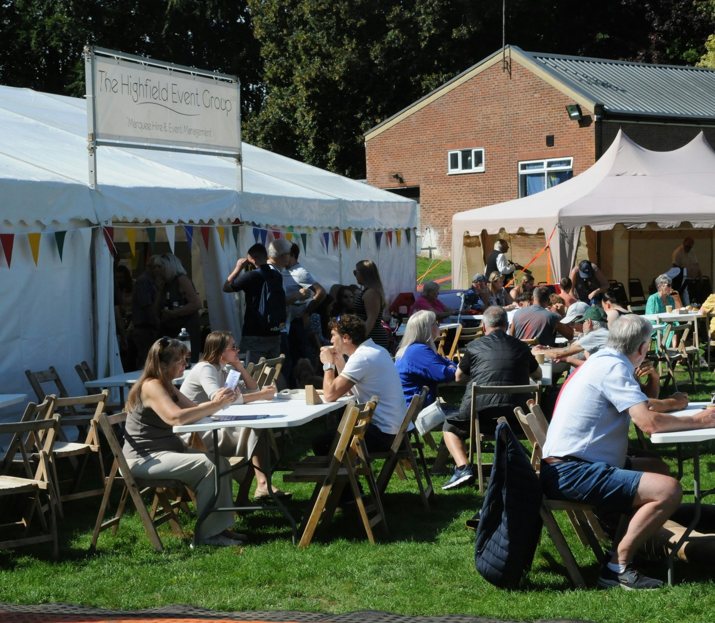 Supporting local🫱🏼🫲🏾
It was a pleasure to provide marquees for a local village fayre, creating comfortable spaces for food and drink on the day.
Whether it's a large-scale corporate event or a more intimate occasion, we can provide marquees to suit.
#VillageFayre #CommunityEvents #MarqueeHire #OutdoorEvents #LocalEvents