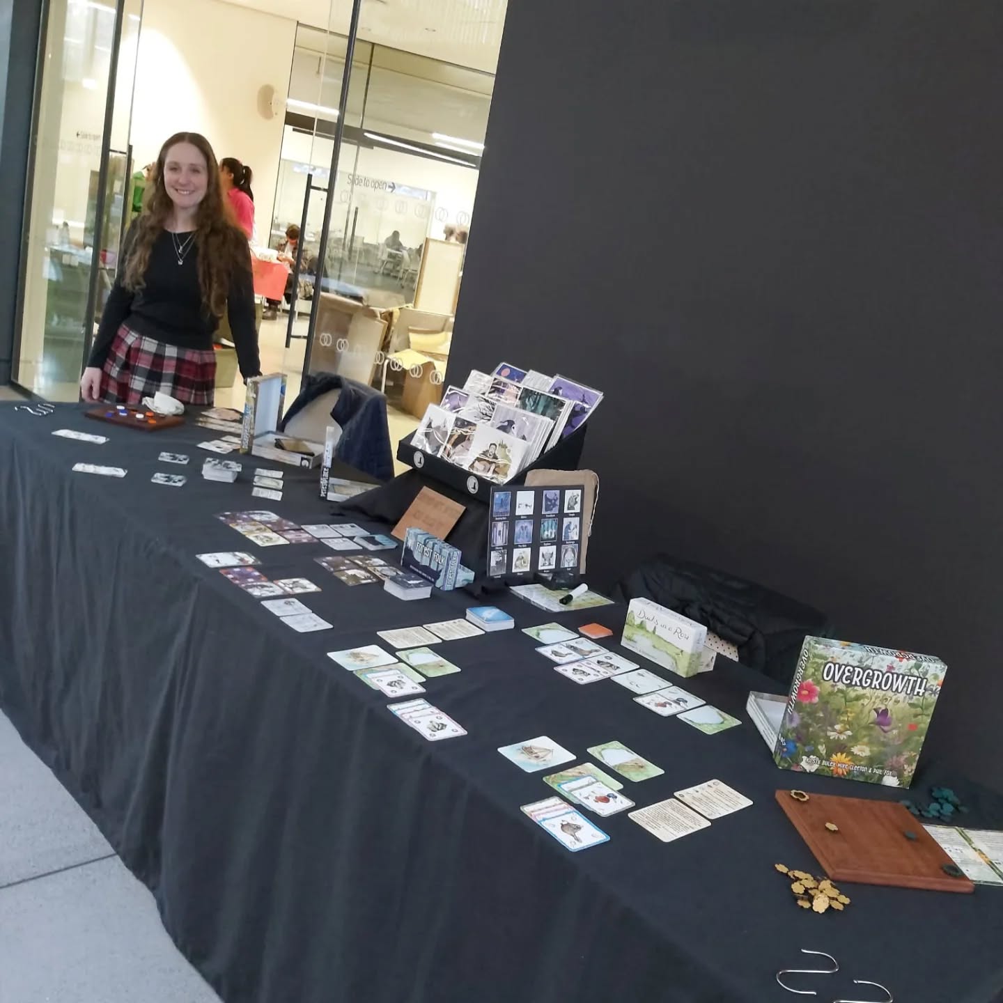 Having a lovely time at the @mybcu (Birmingham City University's) Christmas Market.
Enjoying sharing our games with the lovely visitors.
#birminghamcityuniversity #christmasmarket #ludusvulpes #boardgames #katedaviesillustration #bristleandbud
