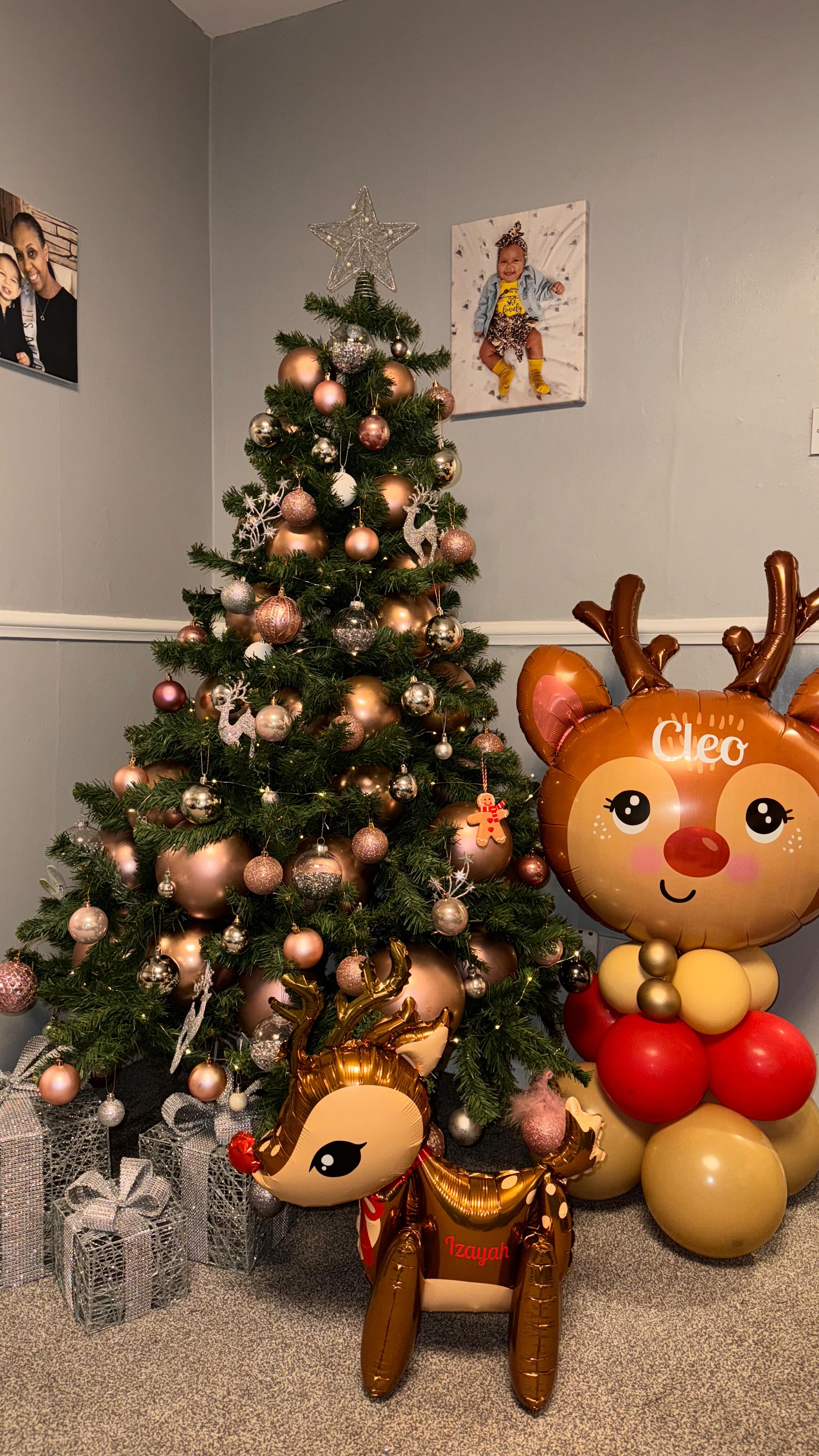 Transform your space this Christmas ✨
From bespoke balloon characters to elegant tree styling and venue decor, I create festive setups that feel truly magical. Nothing says Christmas like a perfectly dressed tree, personalised balloons, elegant backdrops and luxe finishing touches 🎁✨
If you want your home, event or Christmas party to look stunning for the holidays get in touch.
I’m still taking bookings for festive styling and balloon installs.
DM to secure your date now!
#christmasdecoridea
#eventstylist
#balloonstylist🎈
#holidayhomedecor
#christmaspartydecor