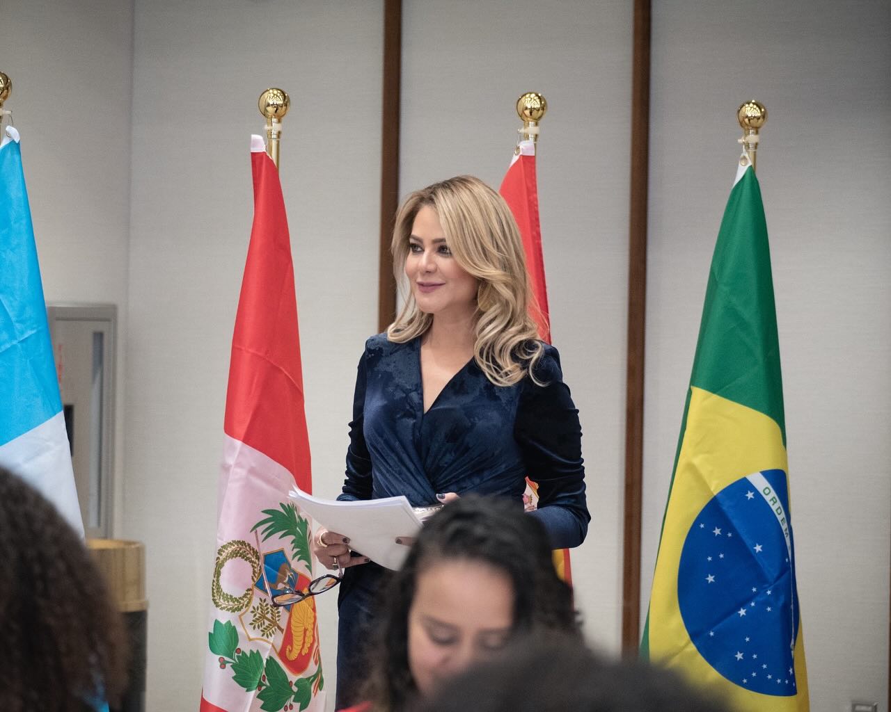 Hoy tuve la oportunidad de participar en BINJE’s Best: Top Hispanic Leaders 2025 💪 en Seton Hall College, representando a Quadratín Hispano. Se reconoció a 75 líderes latinos, entre ellos @leosem73 Leo Espinoza, presidente de nuestra casa editorial.
Un evento que reafirma la fuerza y el impacto del liderazgo latino. ✨📰
Gracias @catalinaperico_ph por capturar el momento 📷 #toplatinos #lidereslatinos #quadratínhispano