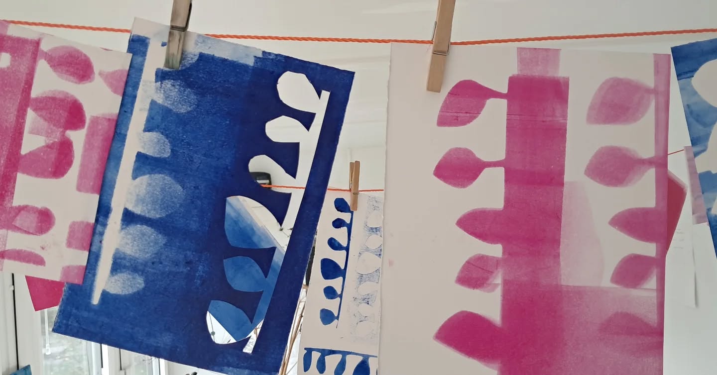 My two favourite colours- bright pink & ultramarine blue. Sunday's hand made prints pegged up to dry. And now I'm cutting and gluing together to make unique collages...all ready for my exhibition at Gallery Gwyn in Aberaeron, West Wales #gallery_gwyn #lovecolour #handmadeprints #Aberaeron #visitaberaeron