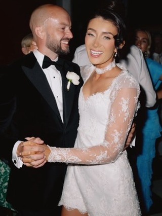 Can I afford a bespoke dress? Yes, you can!
Our new YouTube episode is live!
In this episode we talk to the ridiculously talented designer @davidwesterncouture
Have you ever thought that the traditional wedding dresses you’ve seen aren’t for you? They don’t quite show who you really are? Or, does the thought of creating and having something designed just for you get you all excited?
Then listen up, in this video episode we speak to David all about his process designing for absolutely anyone - tune in!
Link in bio - don’t forget to Subscribe to our channel for all future episodes!
Video podcast produced by @oldchapelpro
#weddingpodcast #wildlywedpod #weddingdressideas