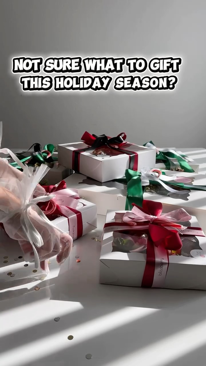 🎄 Not sure what to gift this holiday season?
We’ve got you covered! 🎁✨
⠀
From budget-friendly treats to luxurious gift boxes —
we have something for everyone.
⠀
🍓 Strawberries dipped in premium Belgian chocolate
🍬 Dates & nuts covered in chocolate
🎀 Personalized packaging & gift options
⠀
Elegant. Delicious. Natural.
Gifts that say: “You’re special to me.”
⠀
🎉 Surprise your family, friends, coworkers, or teachers —
BlissBerry sweet gifts bring true holiday magic!
⠀
📩 DM us — we’ll help you choose the perfect gift for any budget.