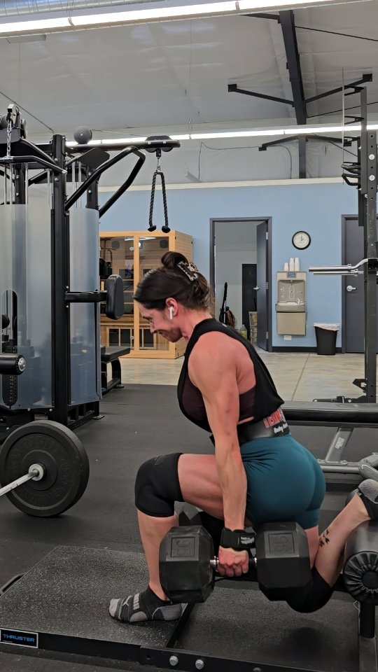 Maybe you don't need a new program. You just need to stay consistent and dedicated to the one you have.
Progressive overload long term yields the results you are looking for.
#bodybuilding #ifbbpro #fitness #lifting #gym #ifbbbikinicompetitor #bikiniprep #legday #bootywork